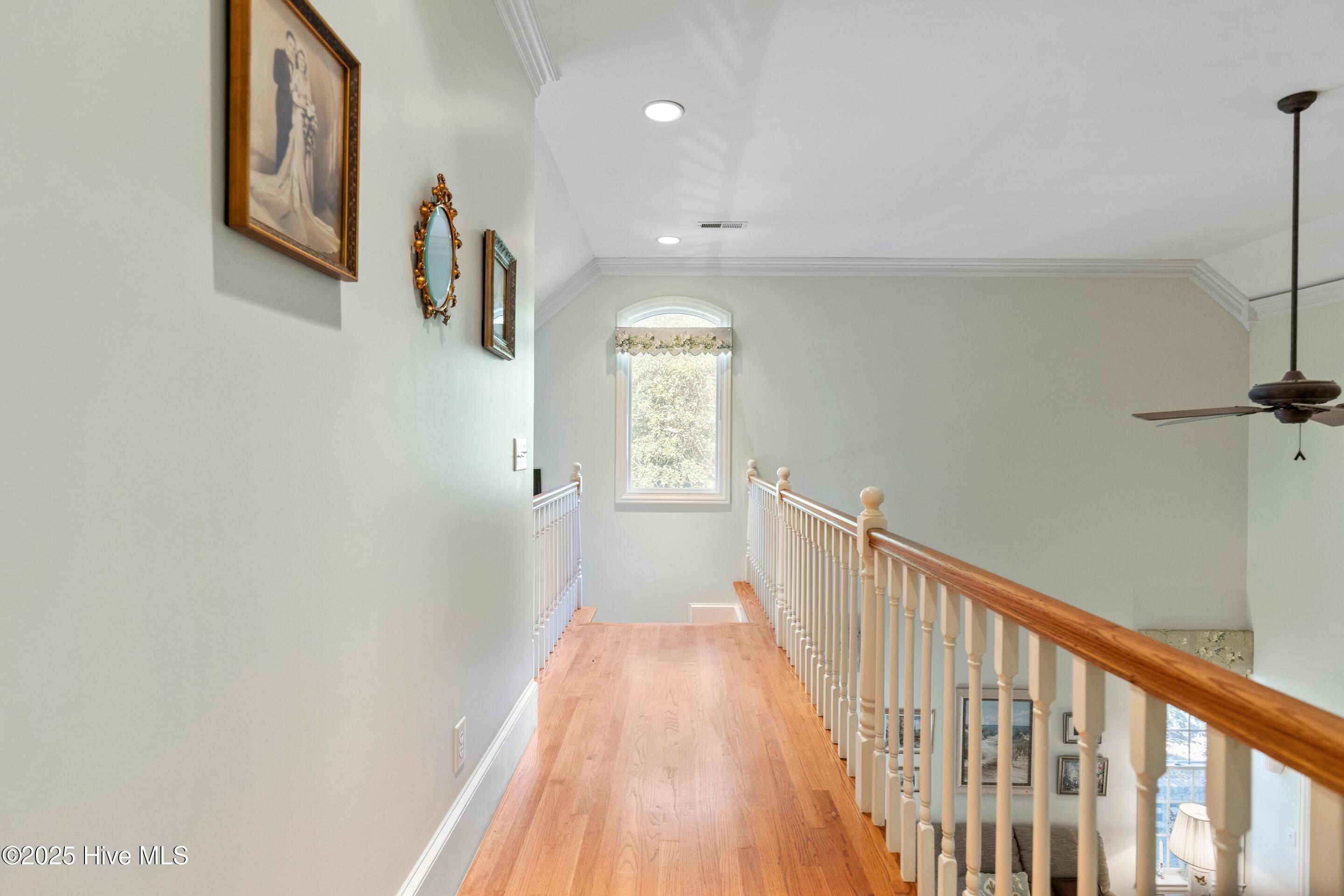 100536994 | Photo 33