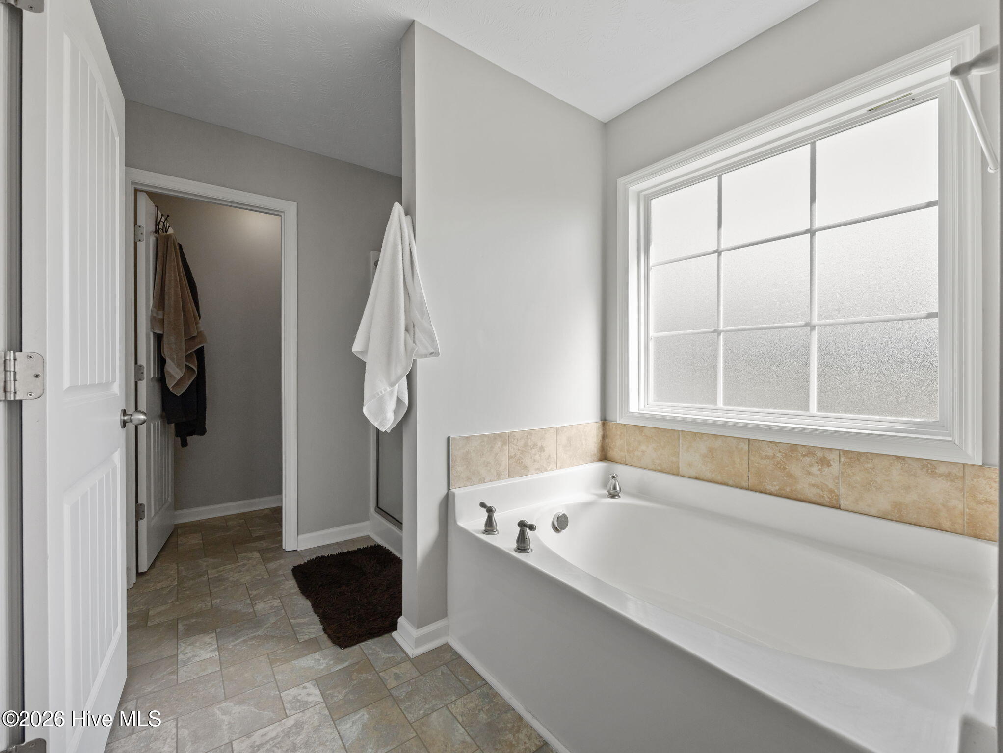 100566701 | Photo 39