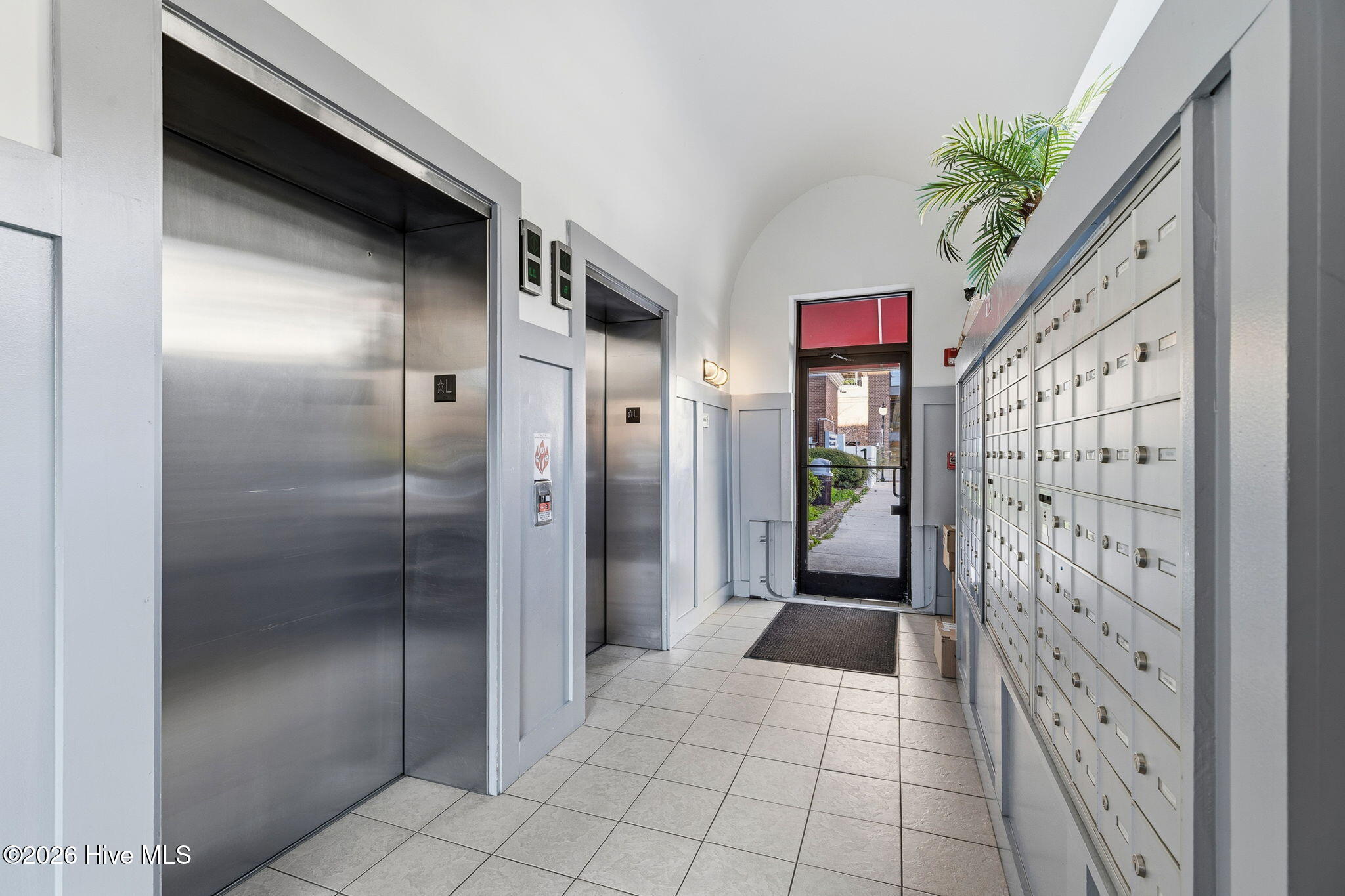 100557626 | Photo 26