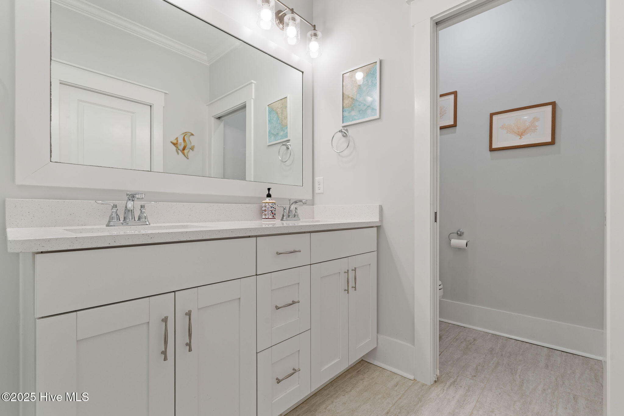 100523892 | Photo 35