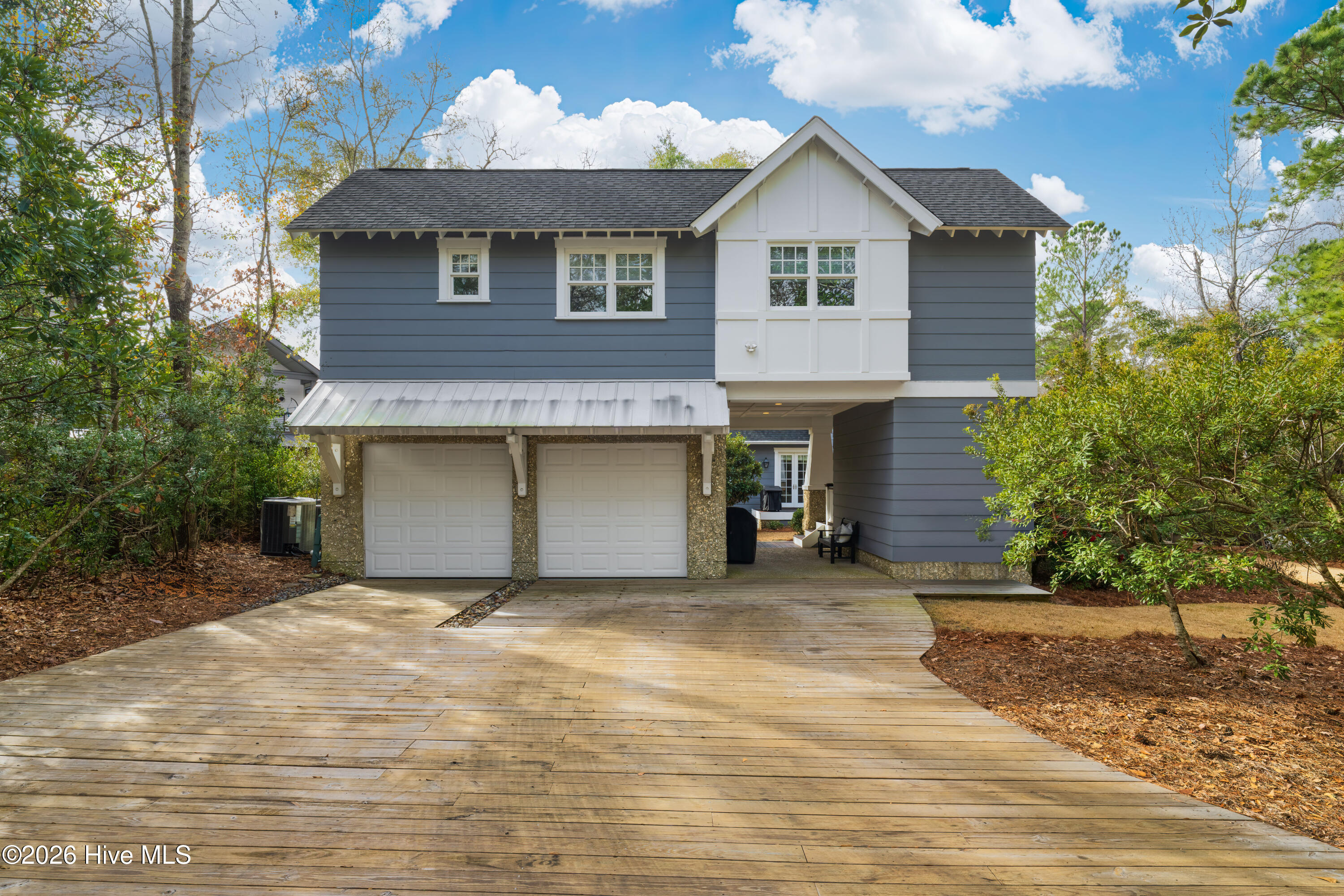 100549444 | Photo 62