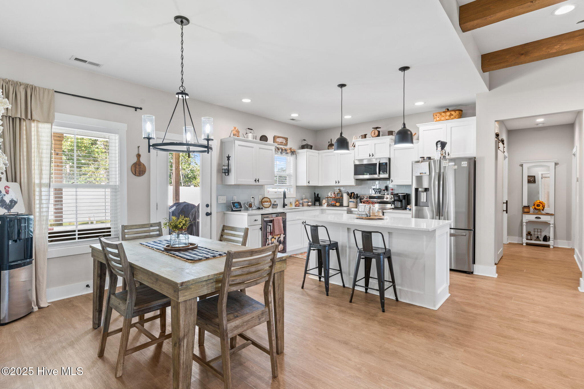 100533110 | Photo 12