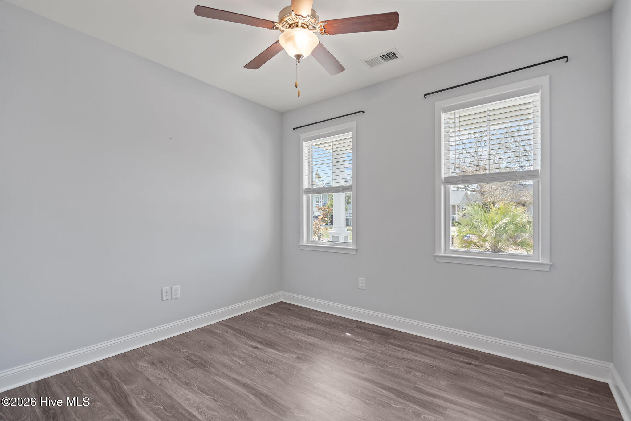 100563124 | Photo 24