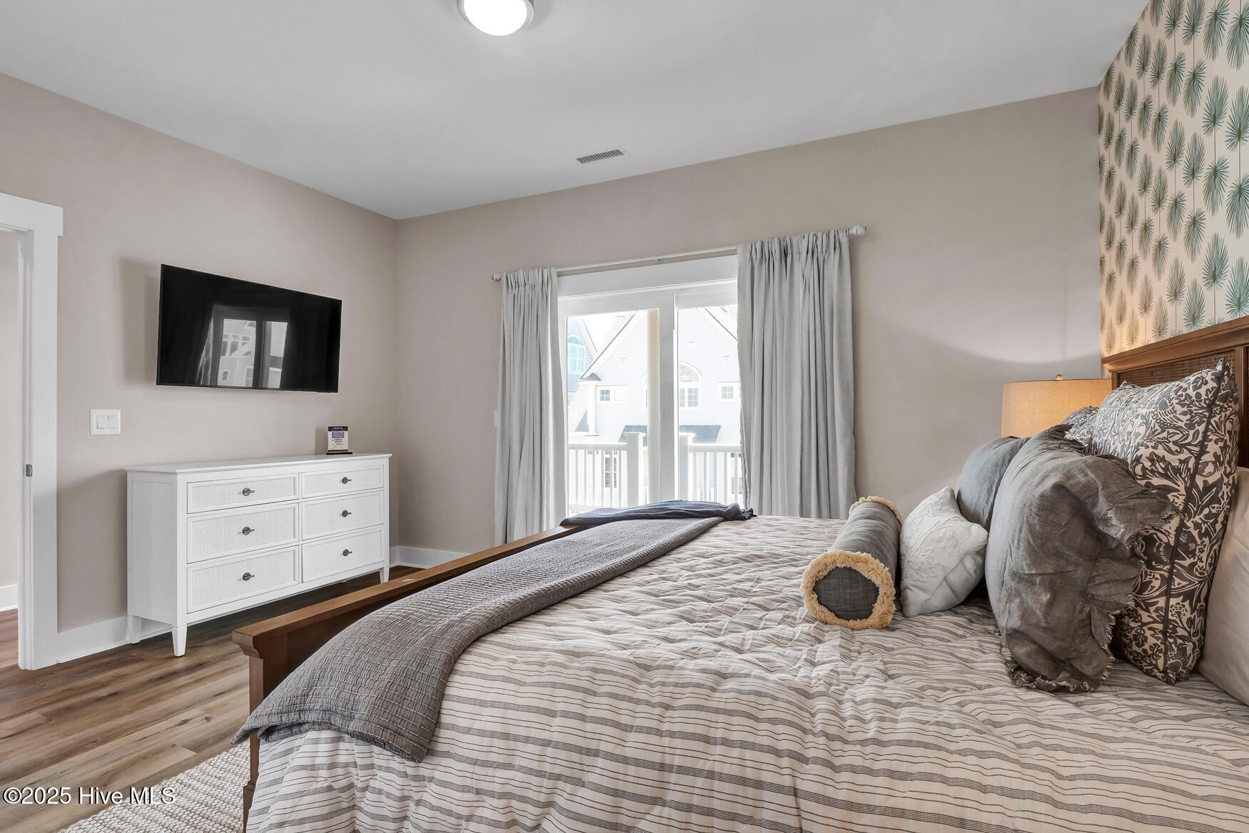 100544154 | Photo 34