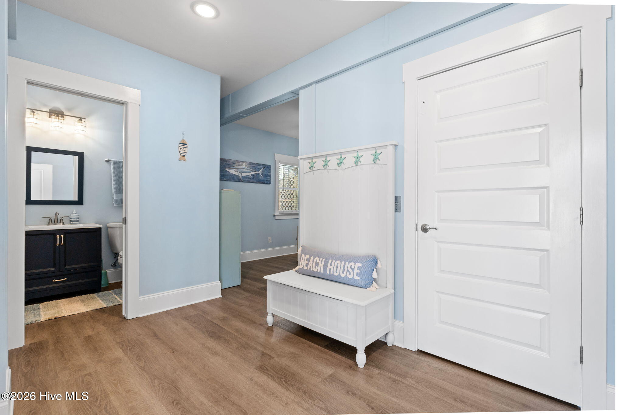 100563118 | Photo 18