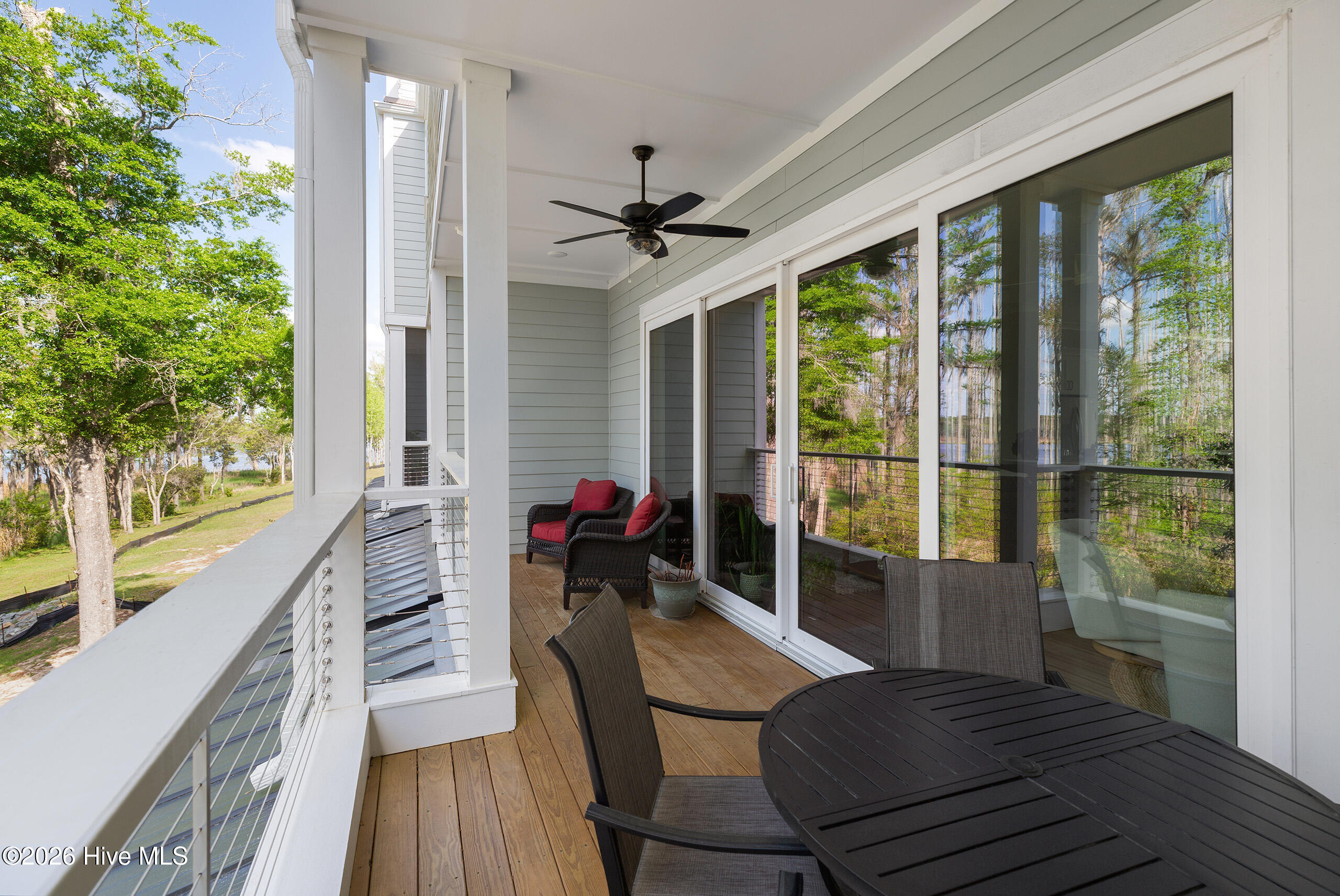 100563450 | Photo 35