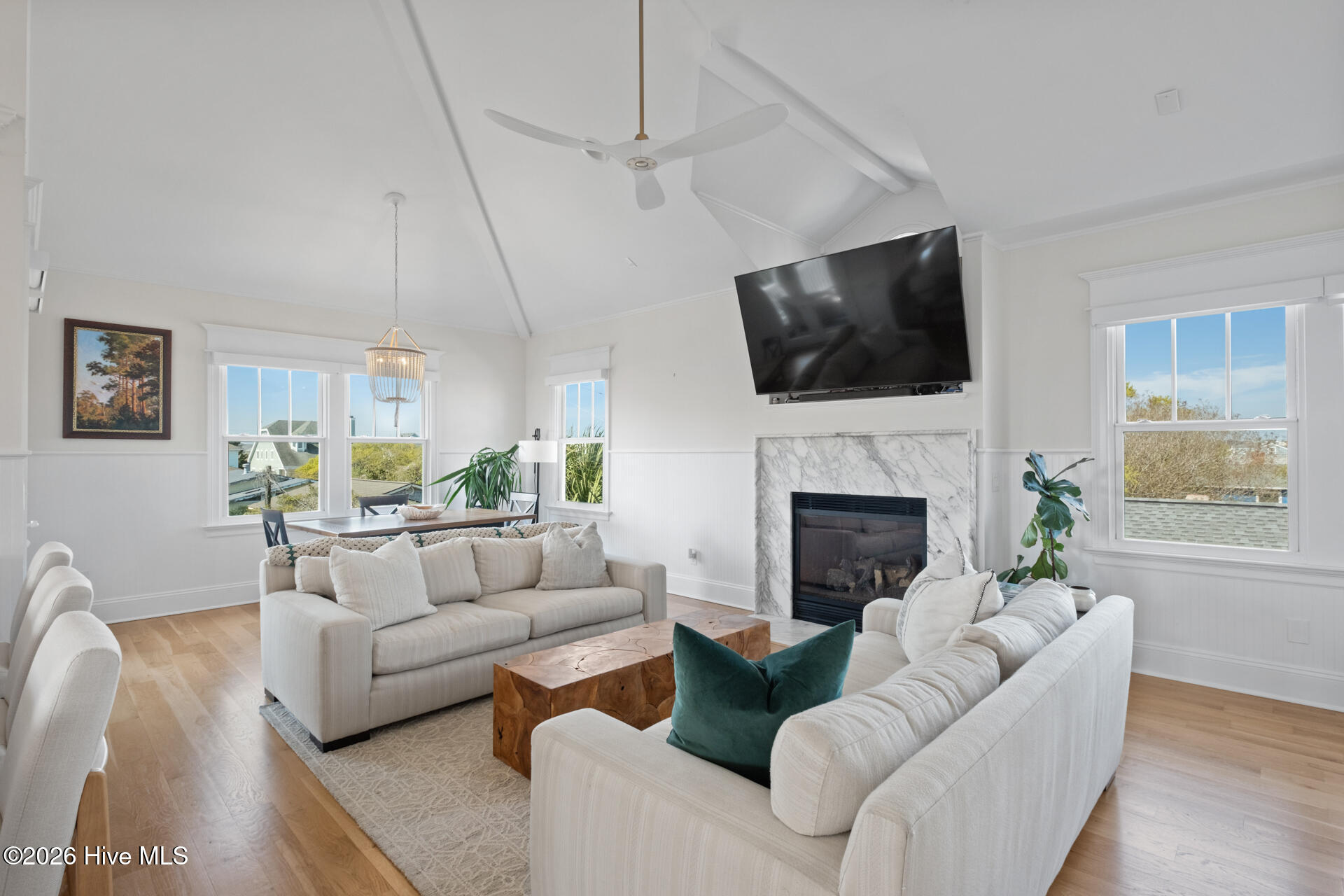 100567565 | Photo 12