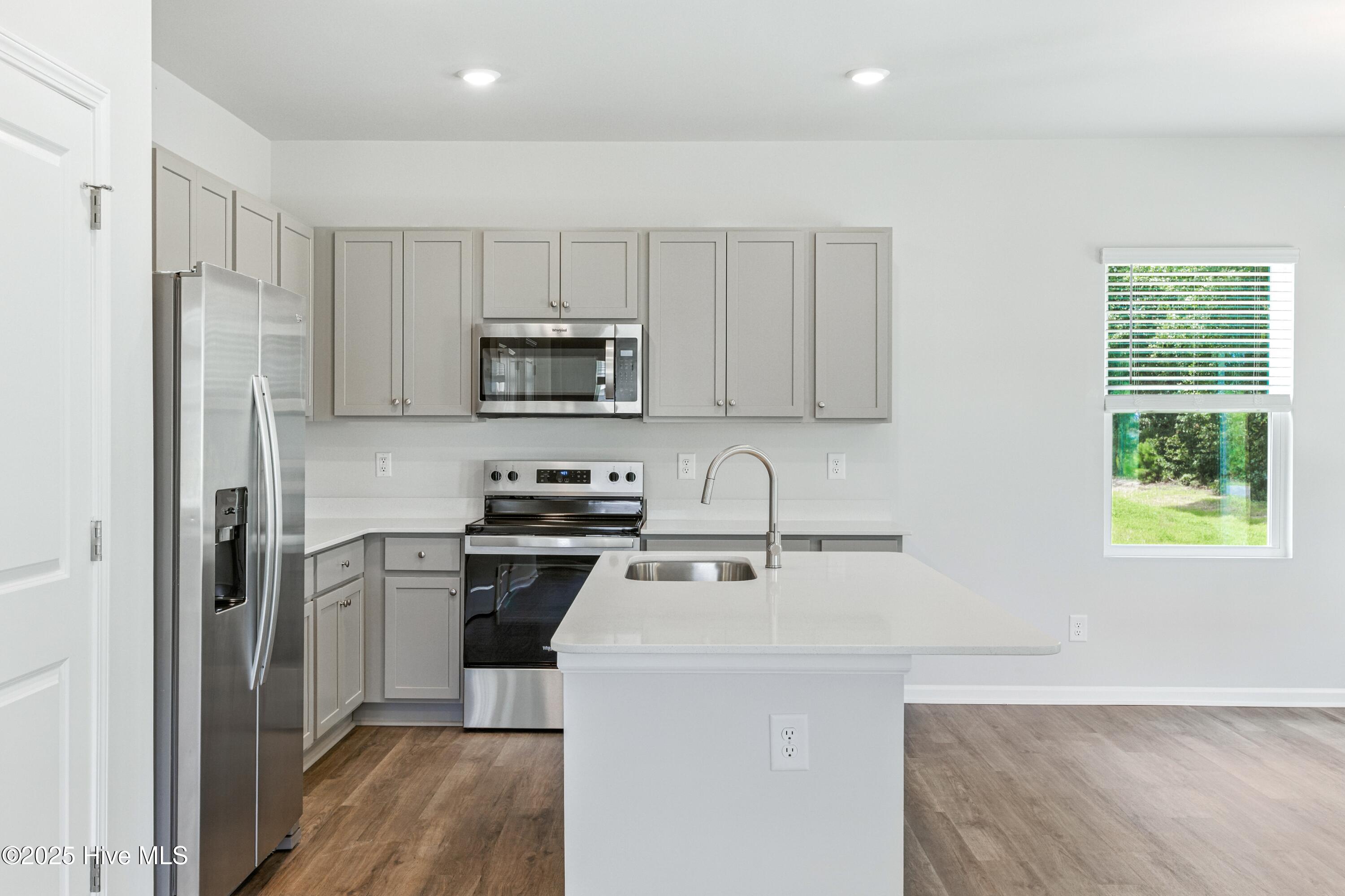 100538143 | Photo 15