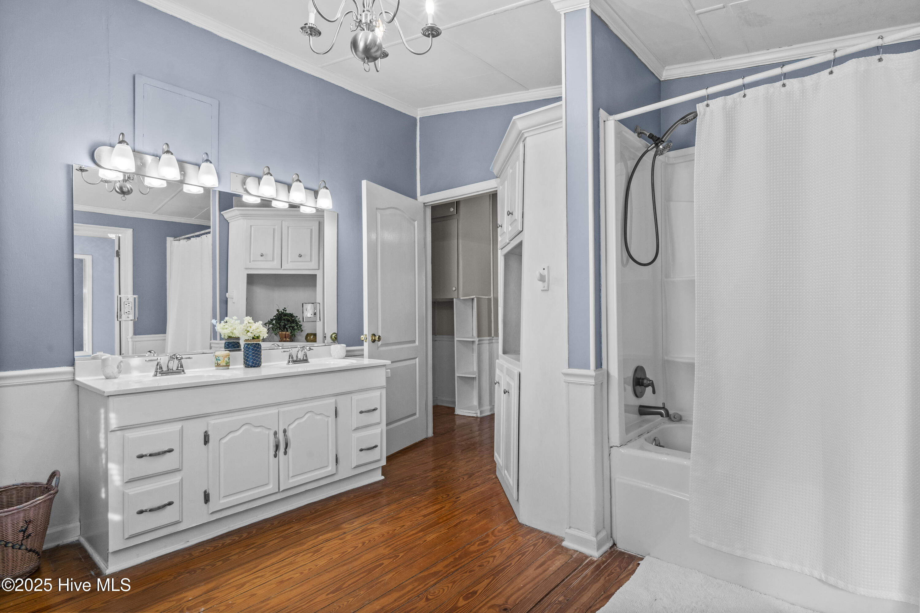 100563650 | Photo 22