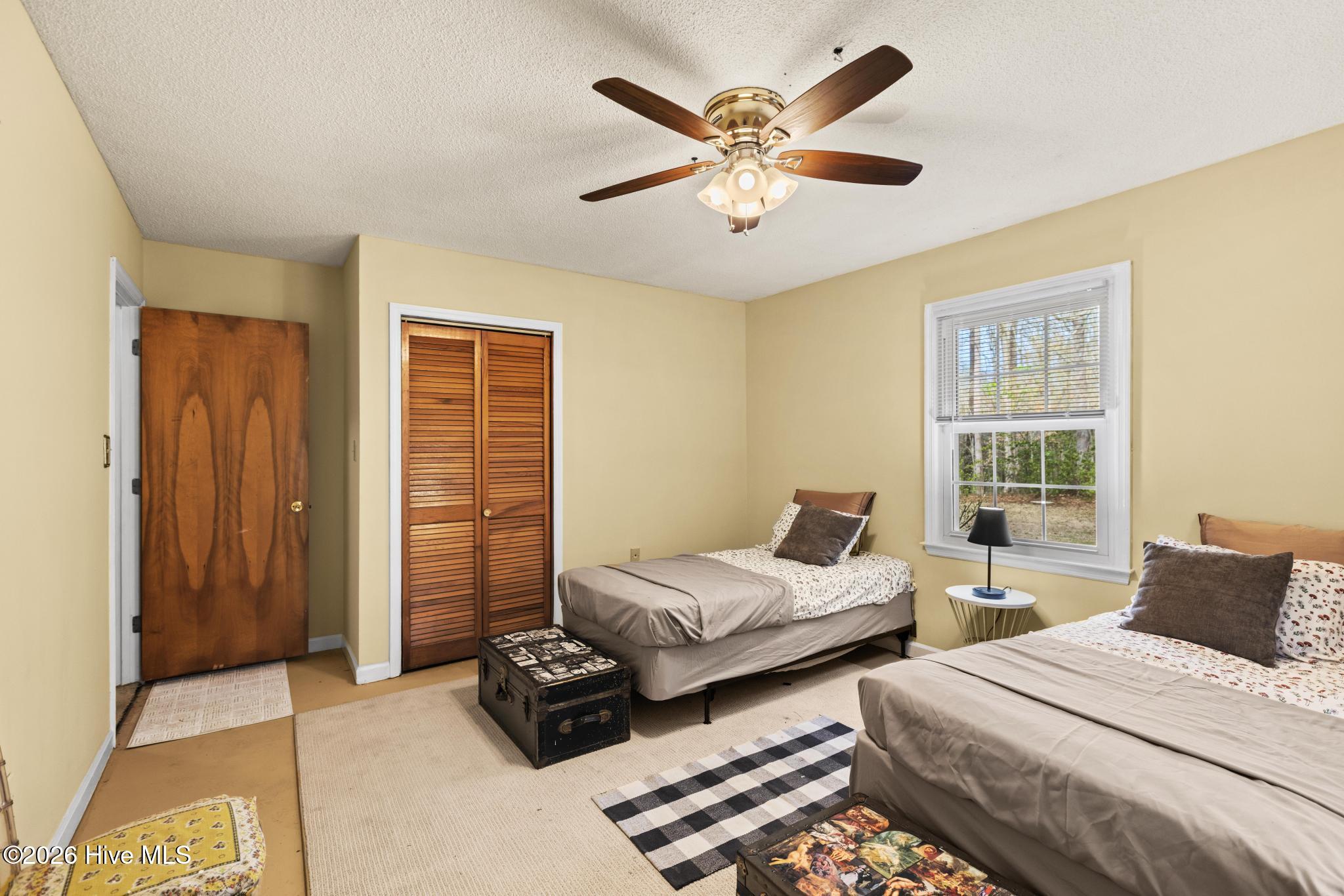 100560657 | Photo 29