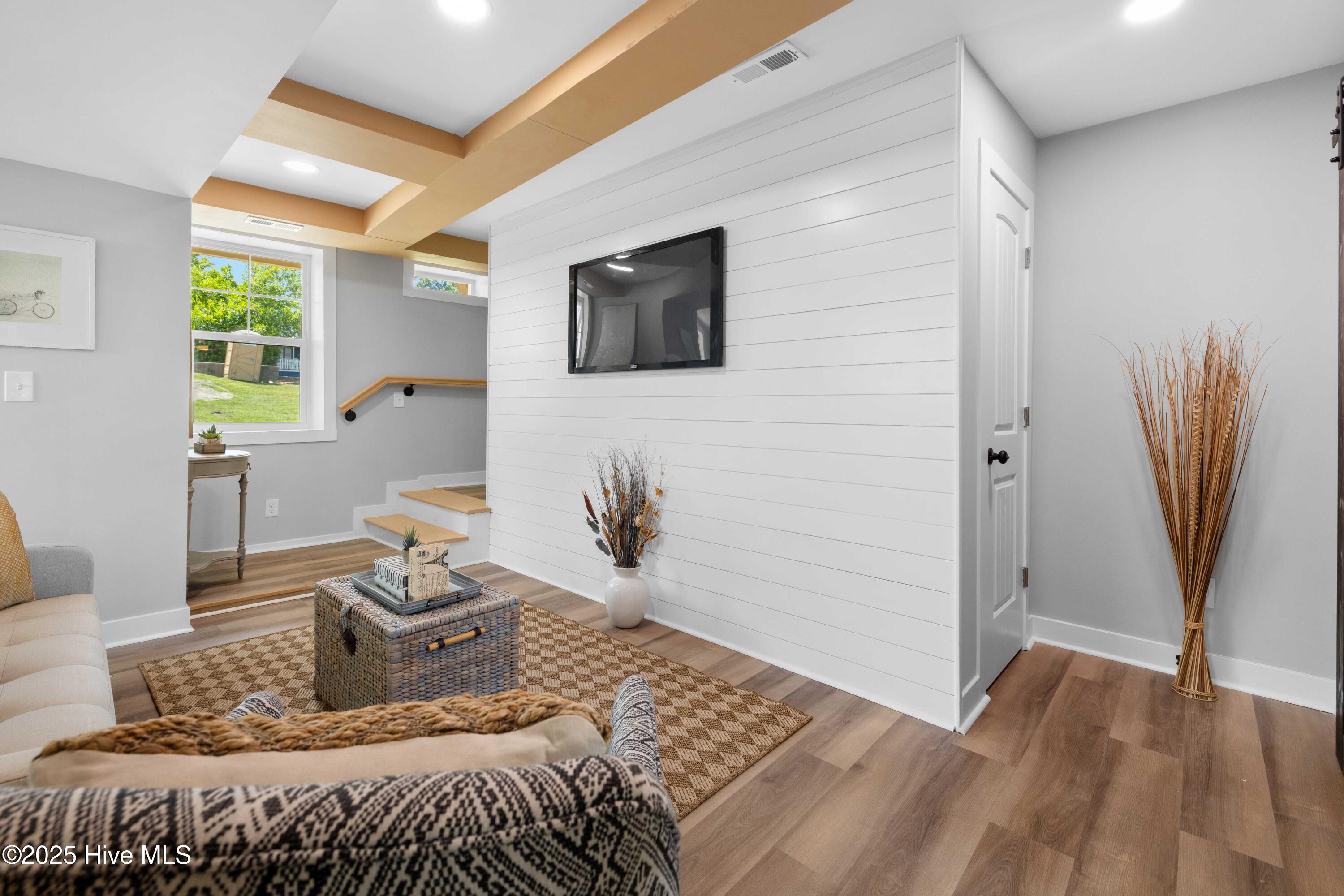 100547291 | Photo 14