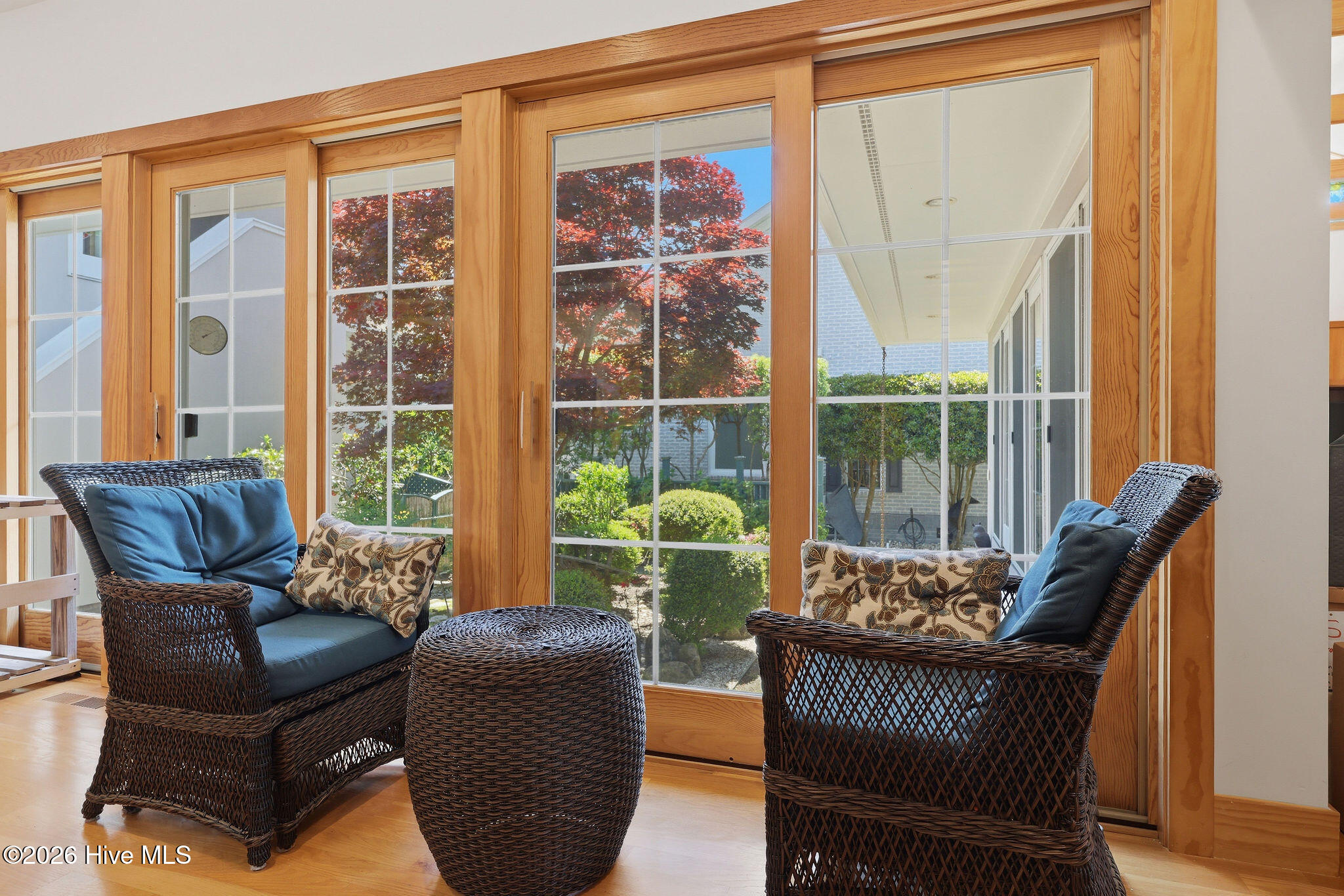 100569152 | Photo 20