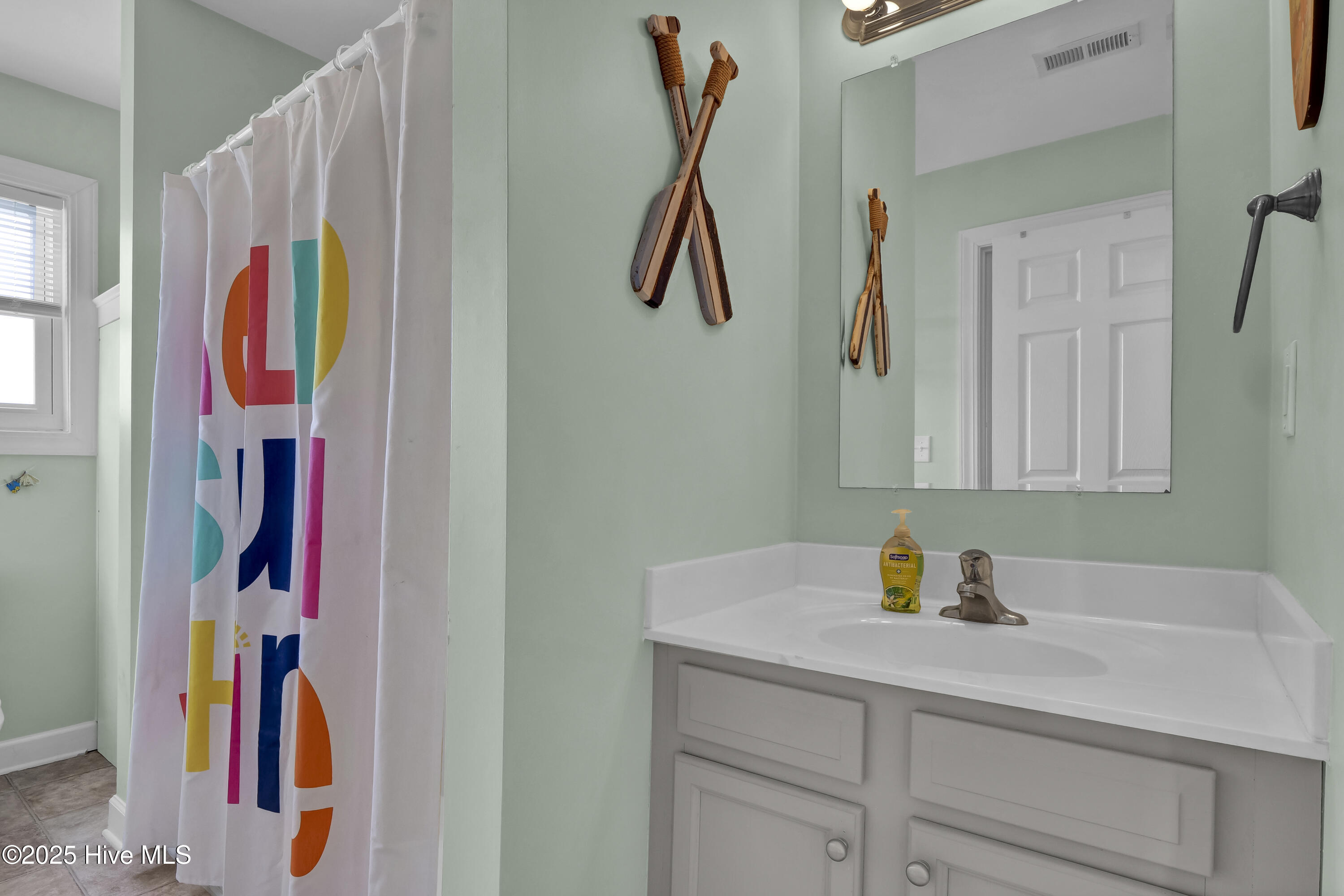 100534382 | Photo 30