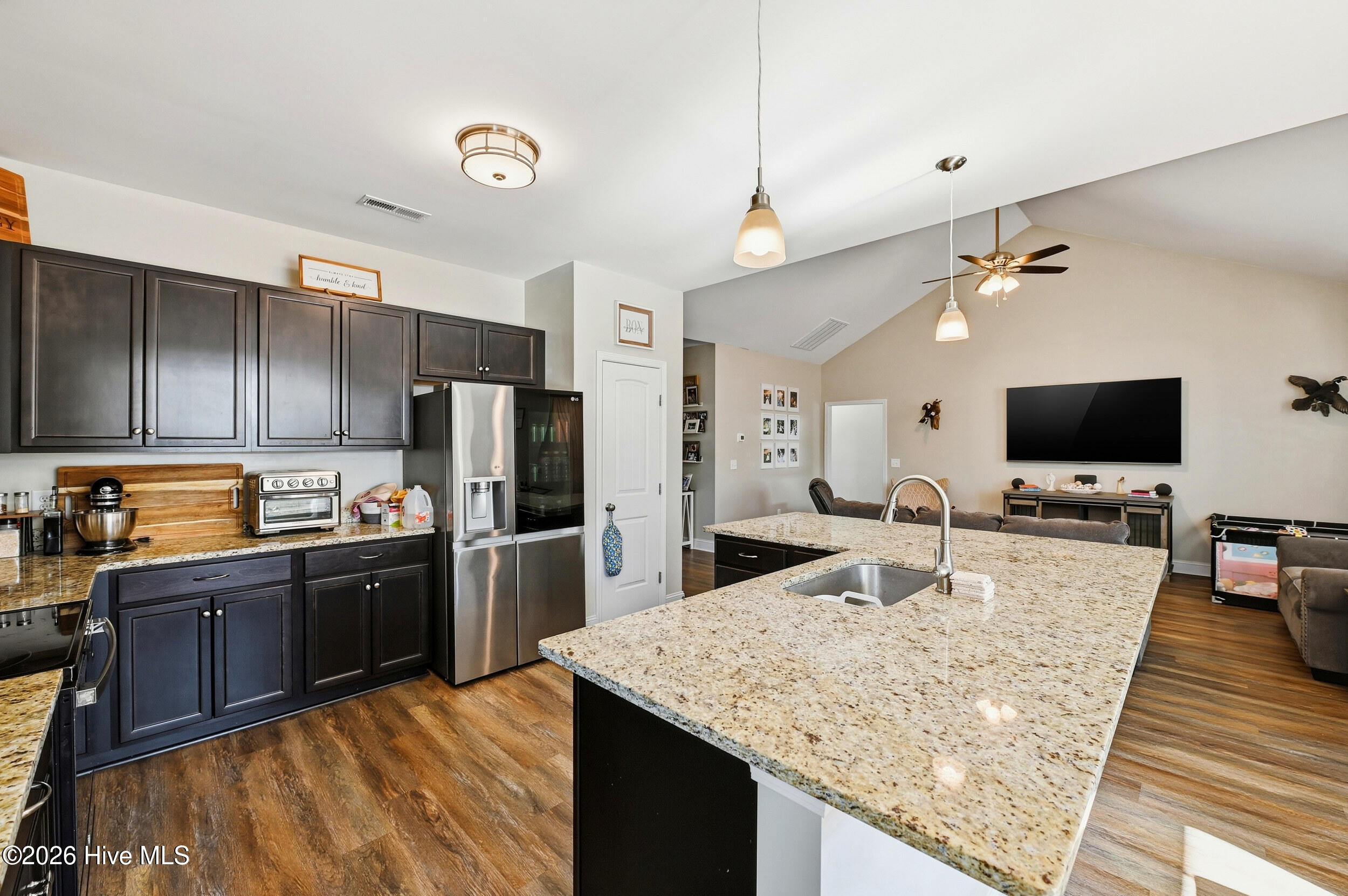35 W Waverly Drive, Burgaw, NC 28425 – photo 8: 12_35 w waverly dr-00012