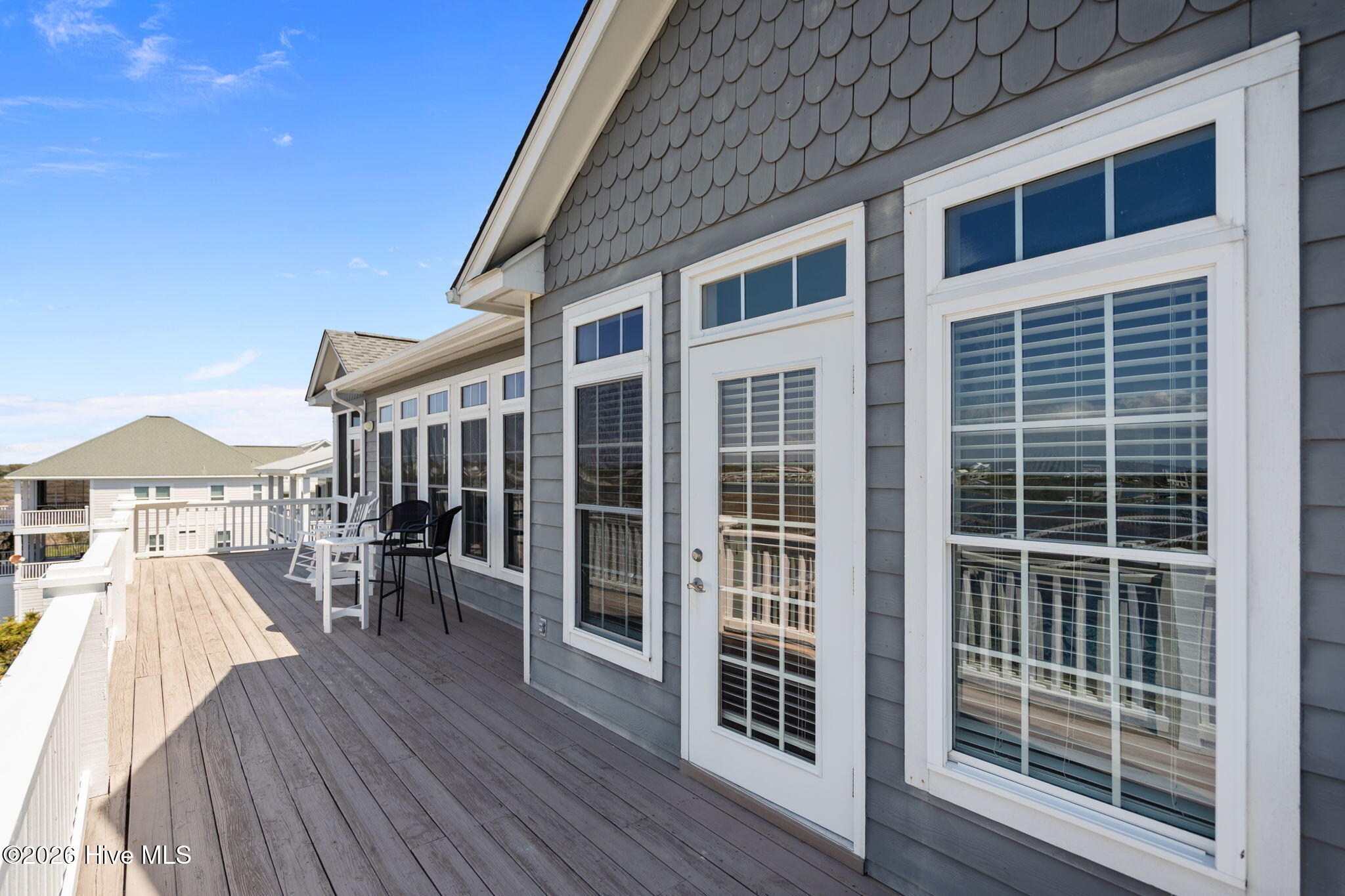 100564459 | Photo 52