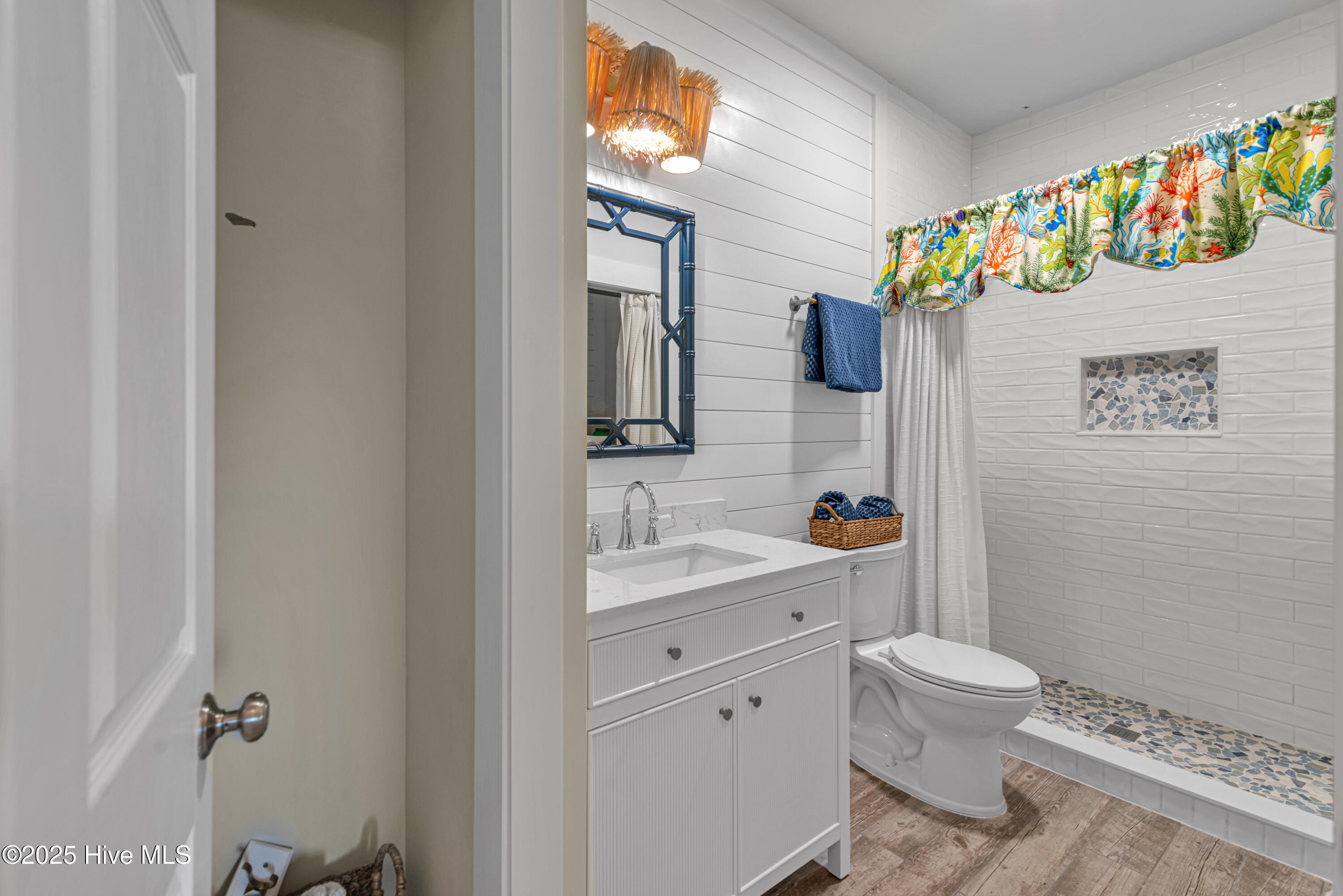 100530224 | Photo 34