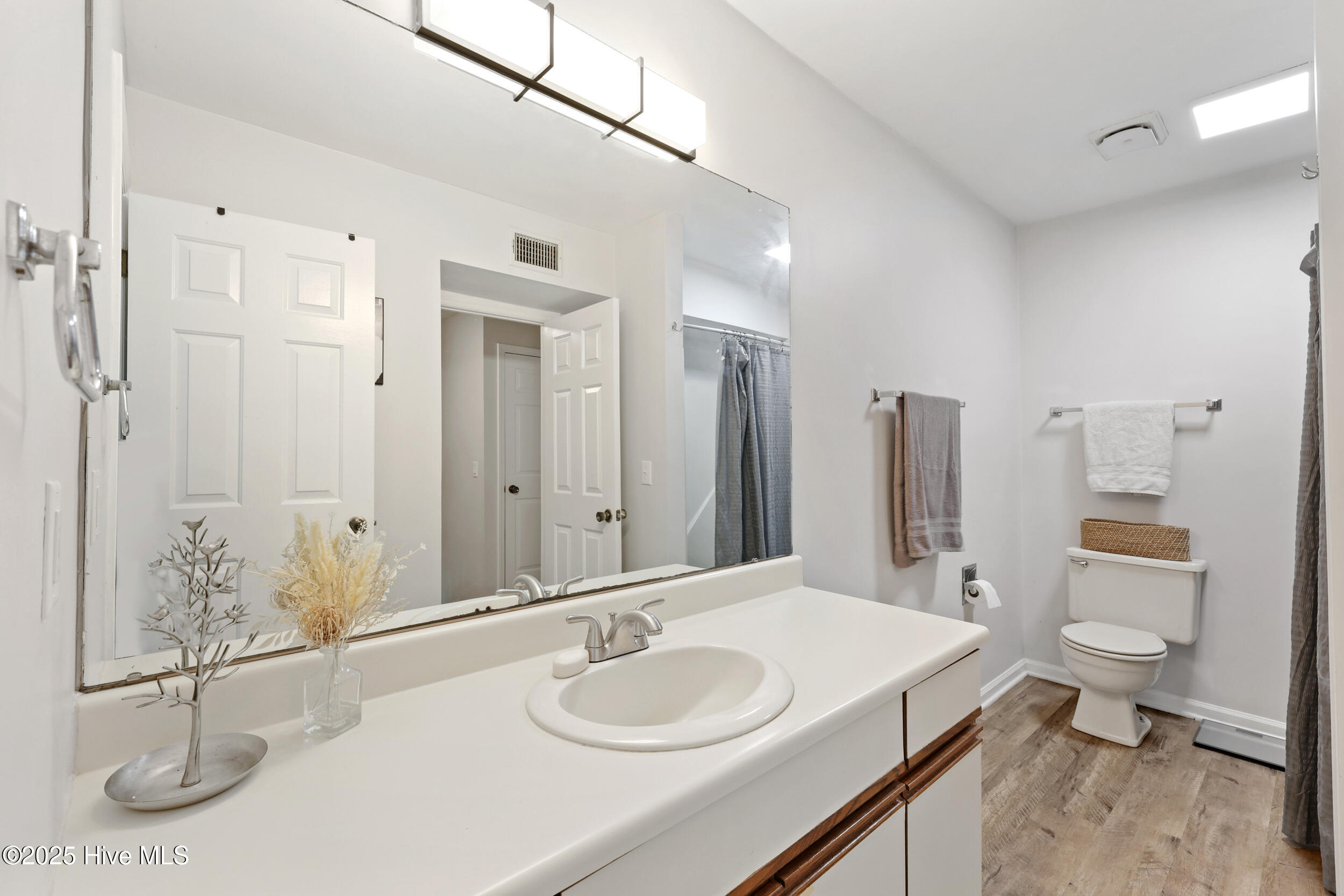 100534967 | Photo 14