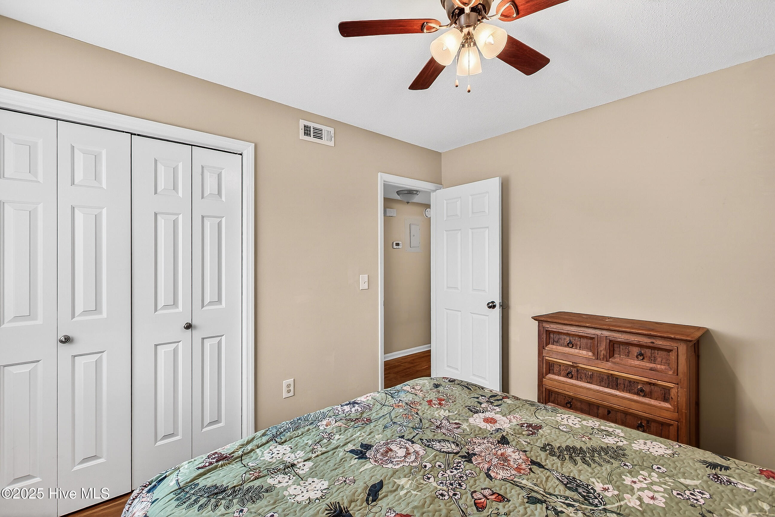 100546622 | Photo 16