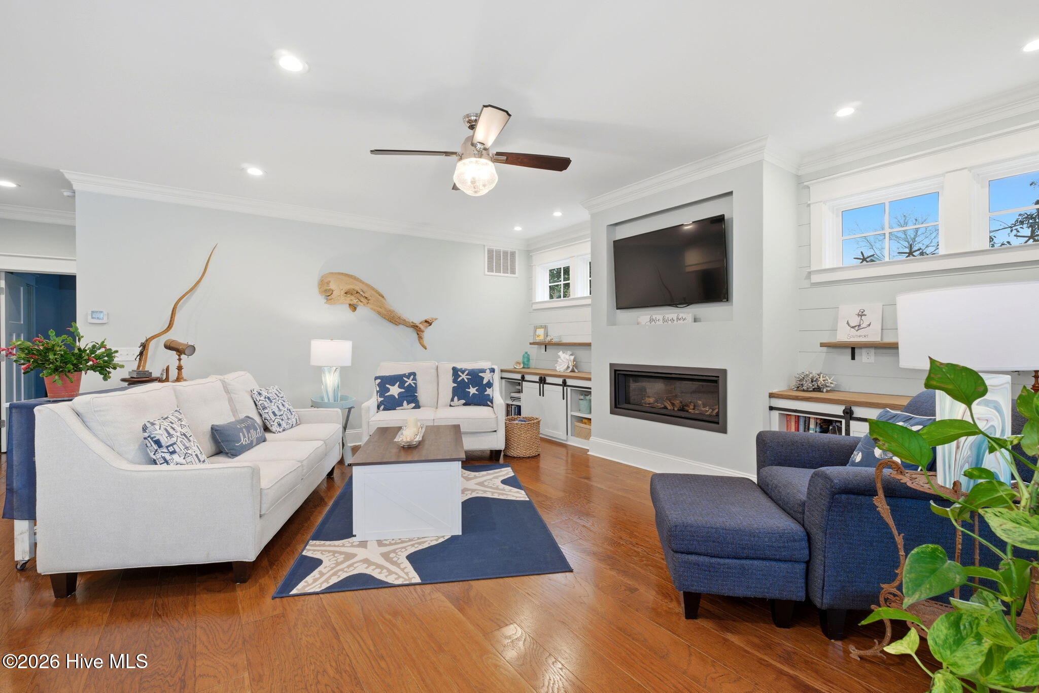 100553836 | Photo 14