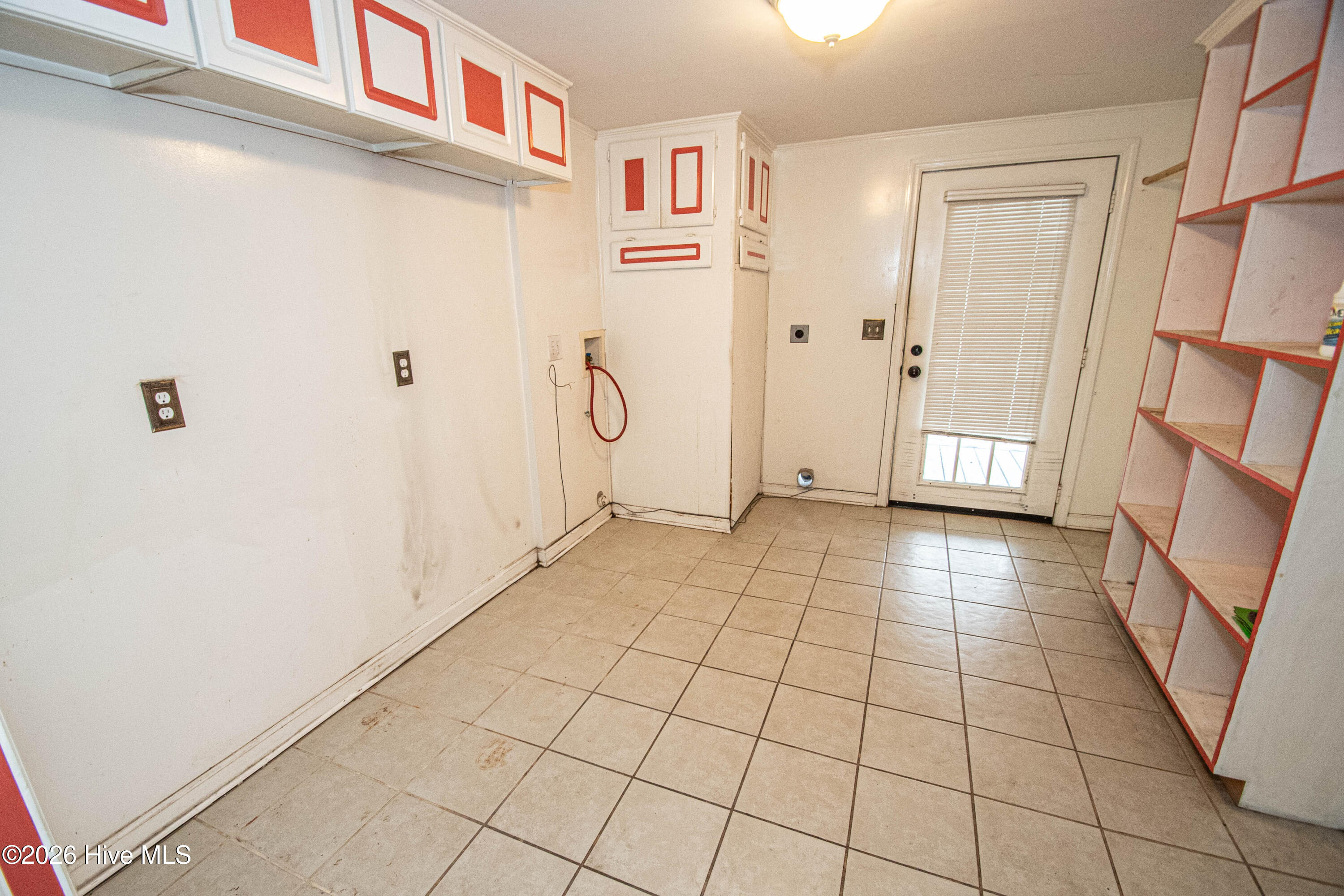 100554642 | Photo 49