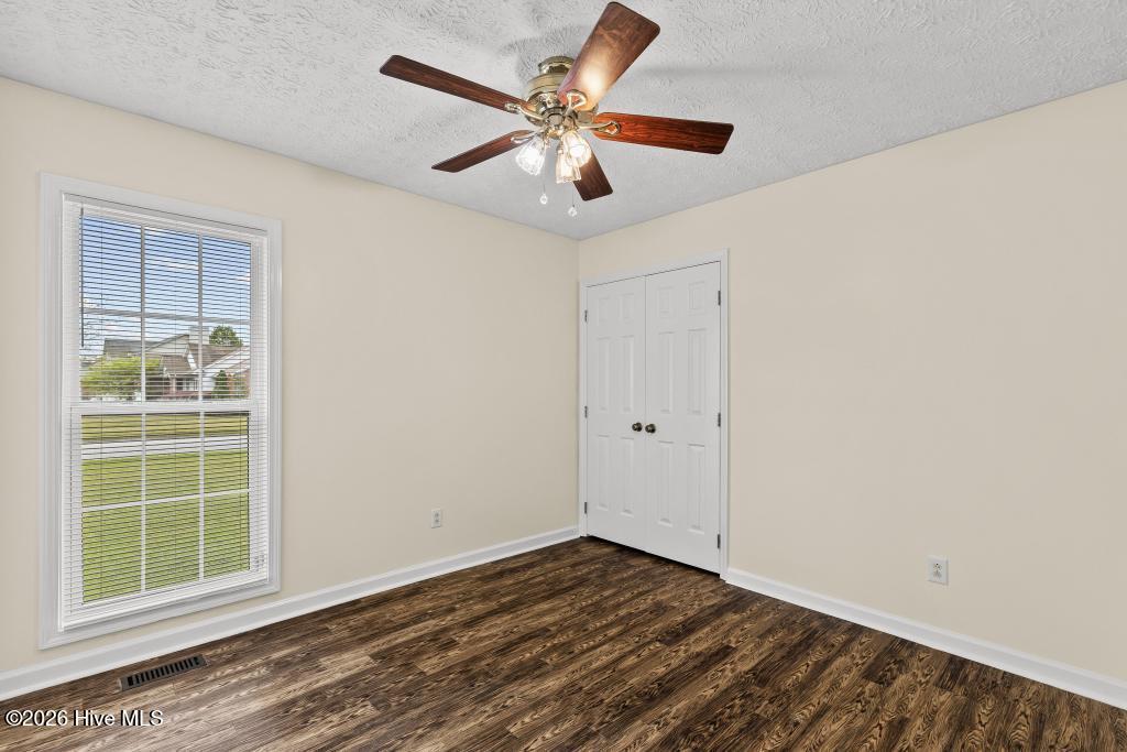 100567126 | Photo 20