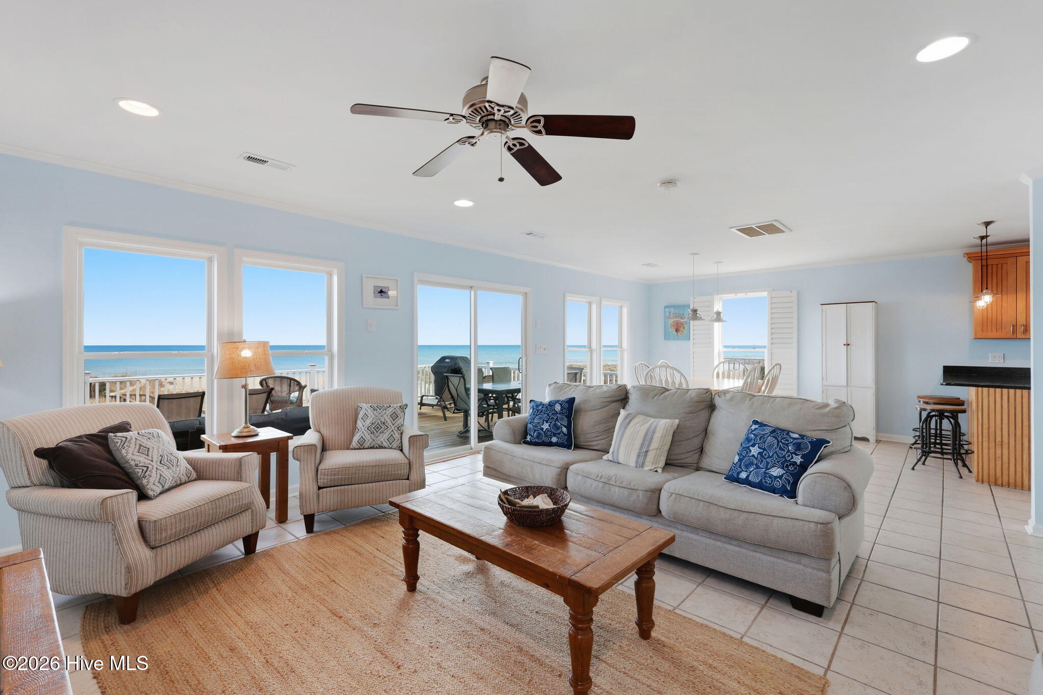 100556702 | Photo 15