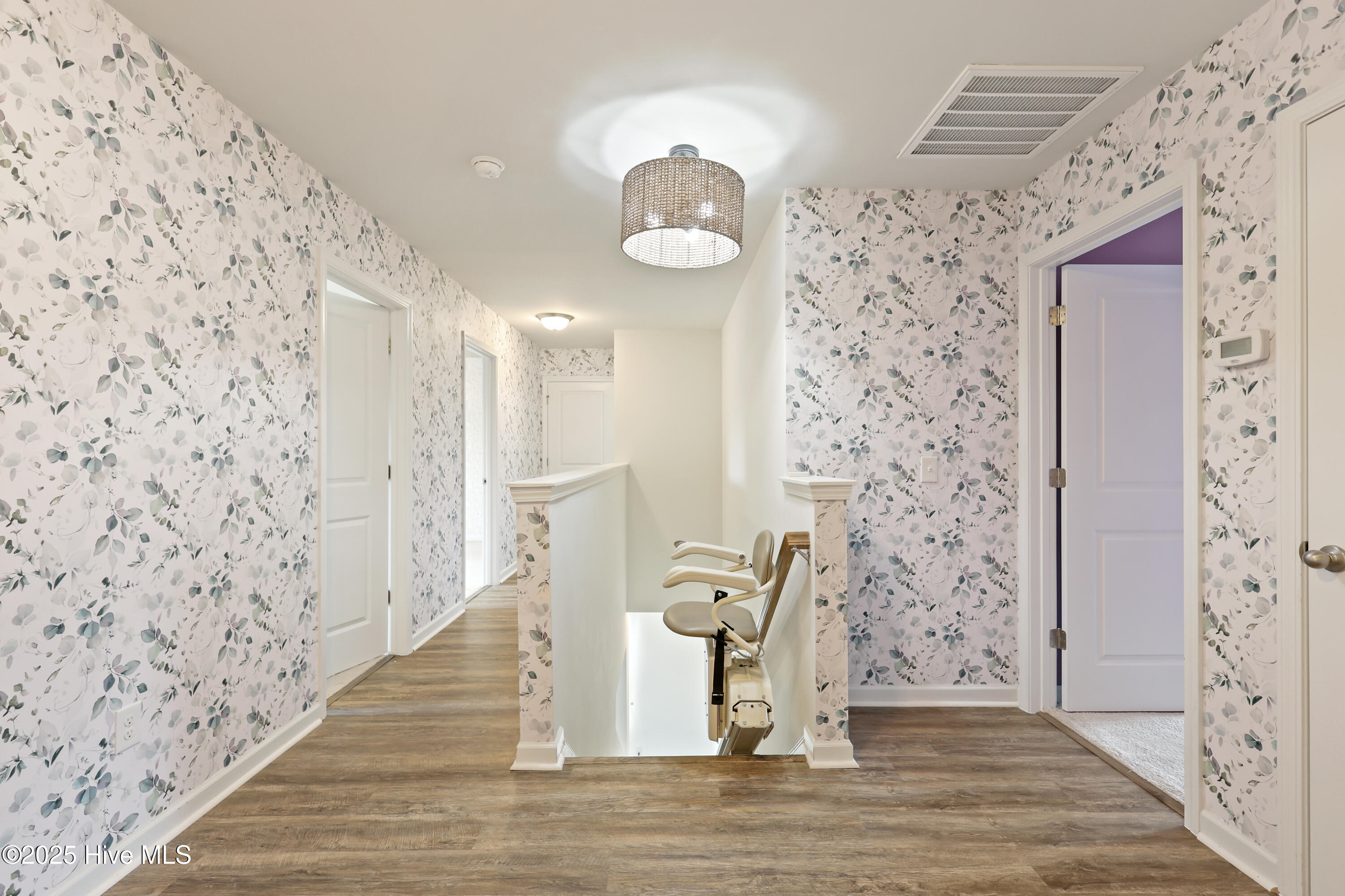 100539239 | Photo 18