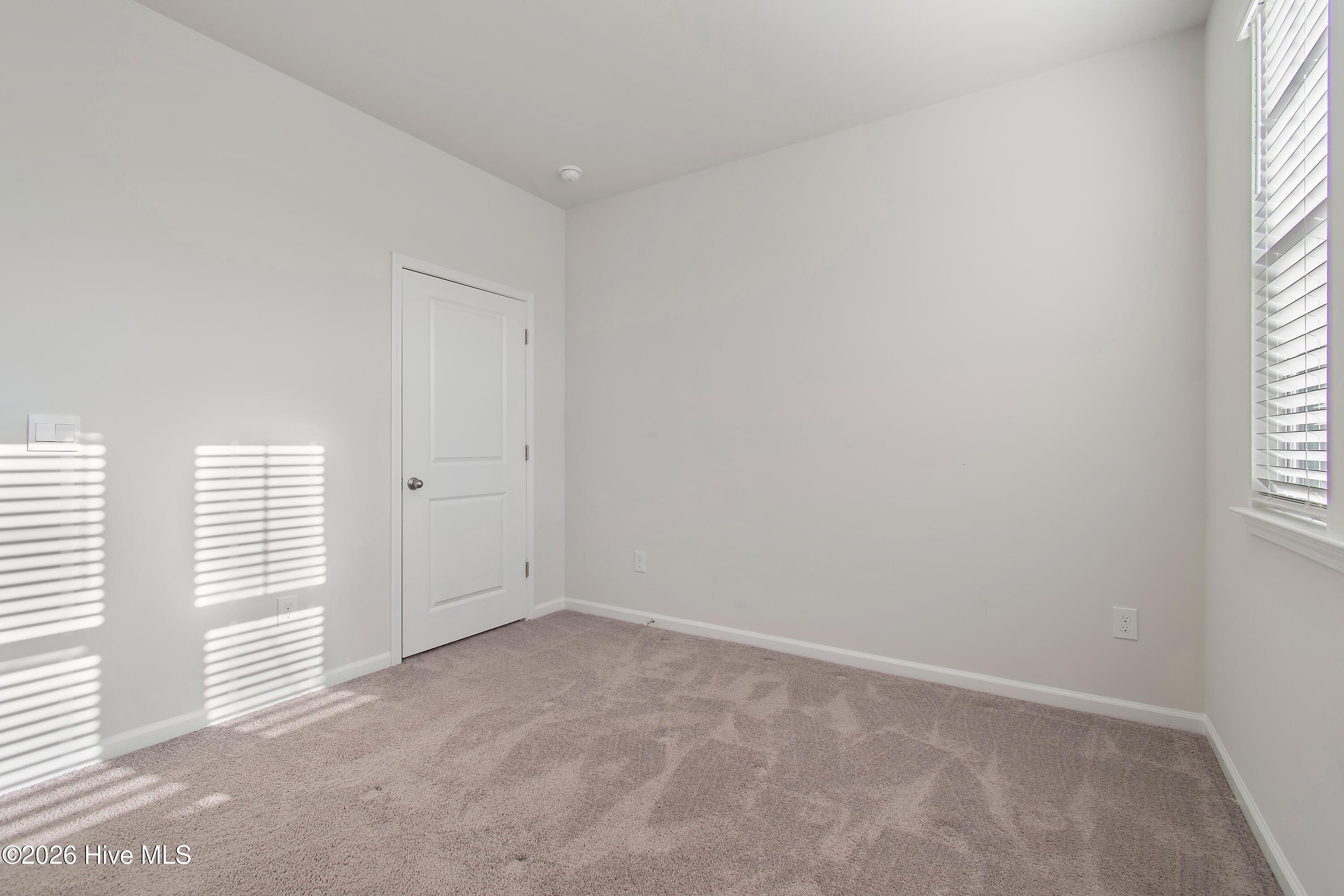 100547710 | Photo 21