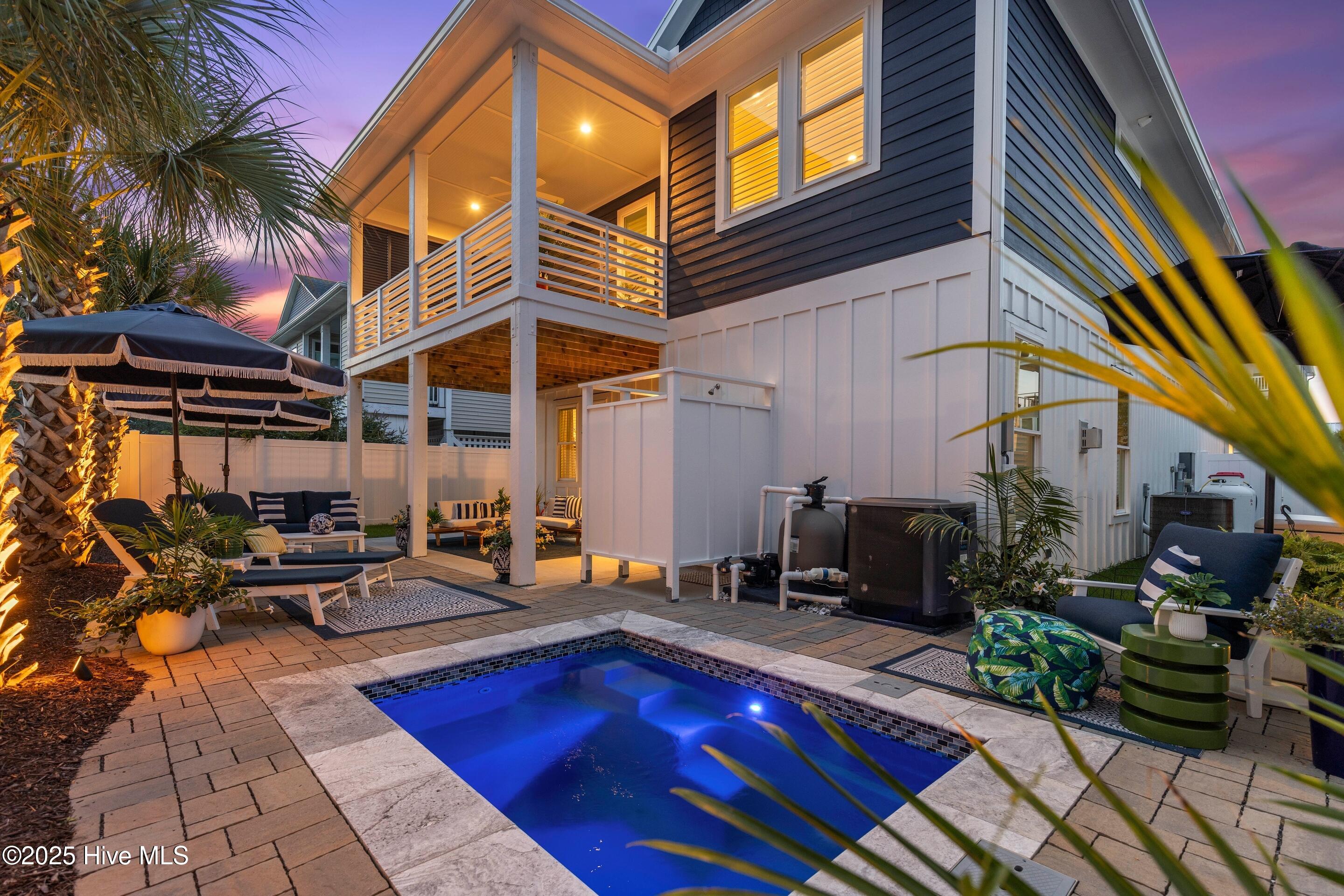 100532410 | Photo 90