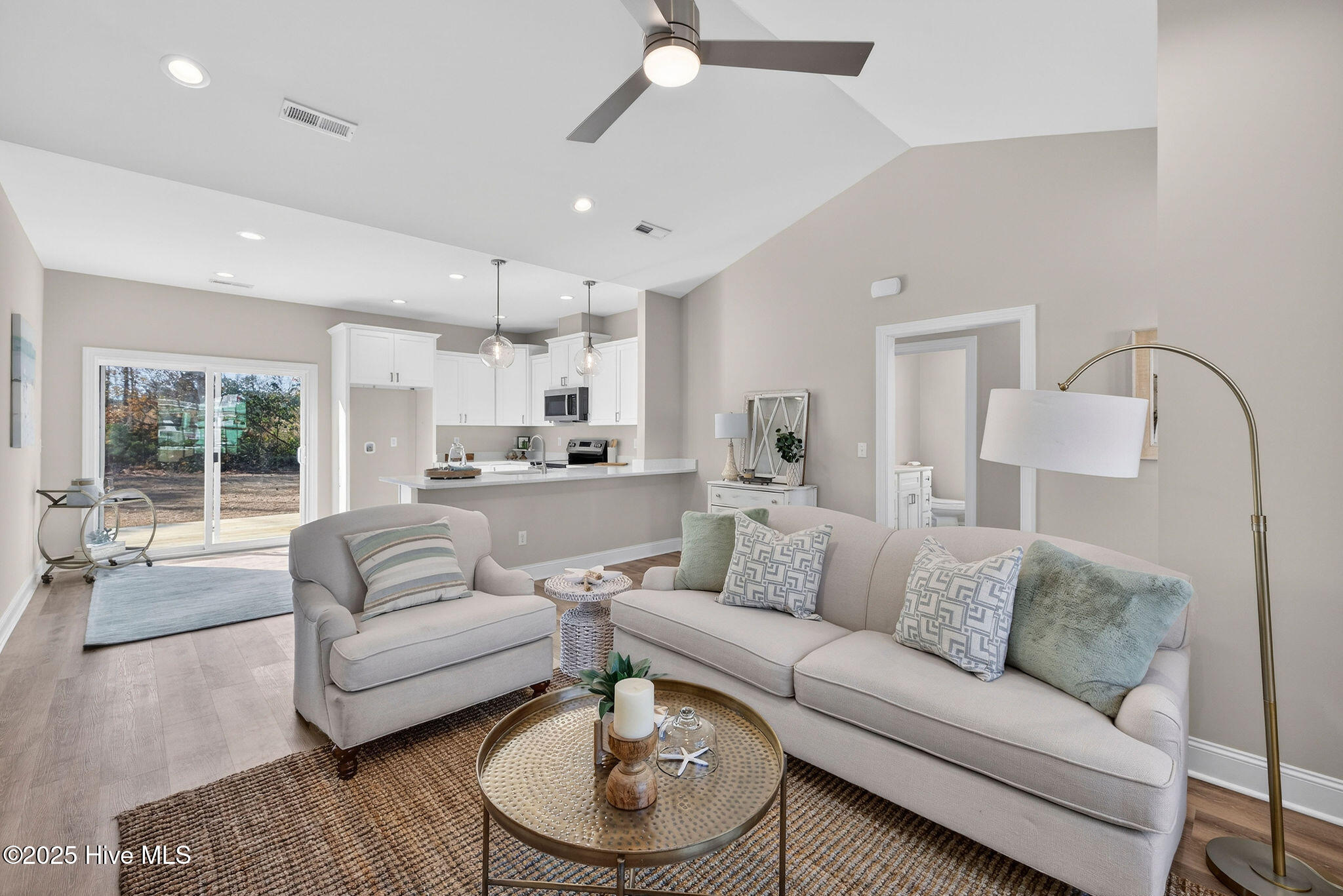 100546683 | Photo 10