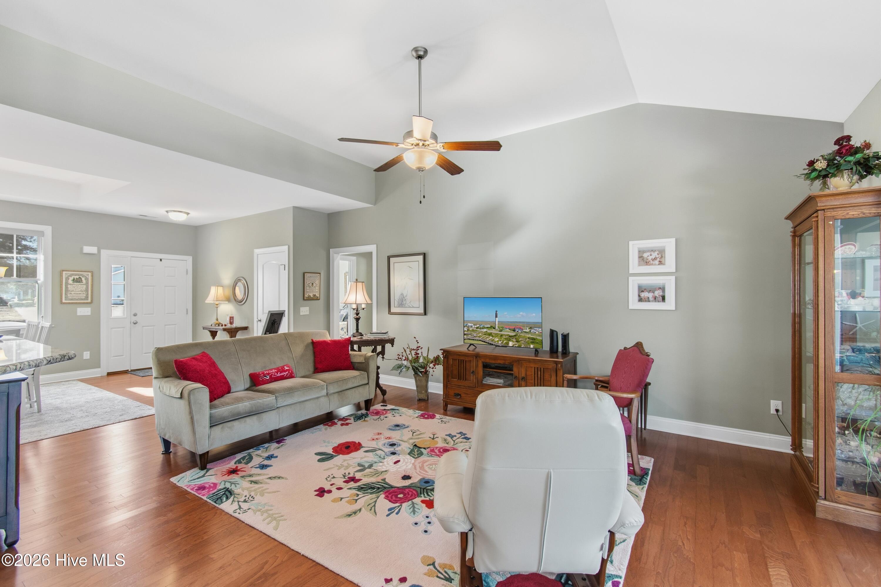 100547718 | Photo 10