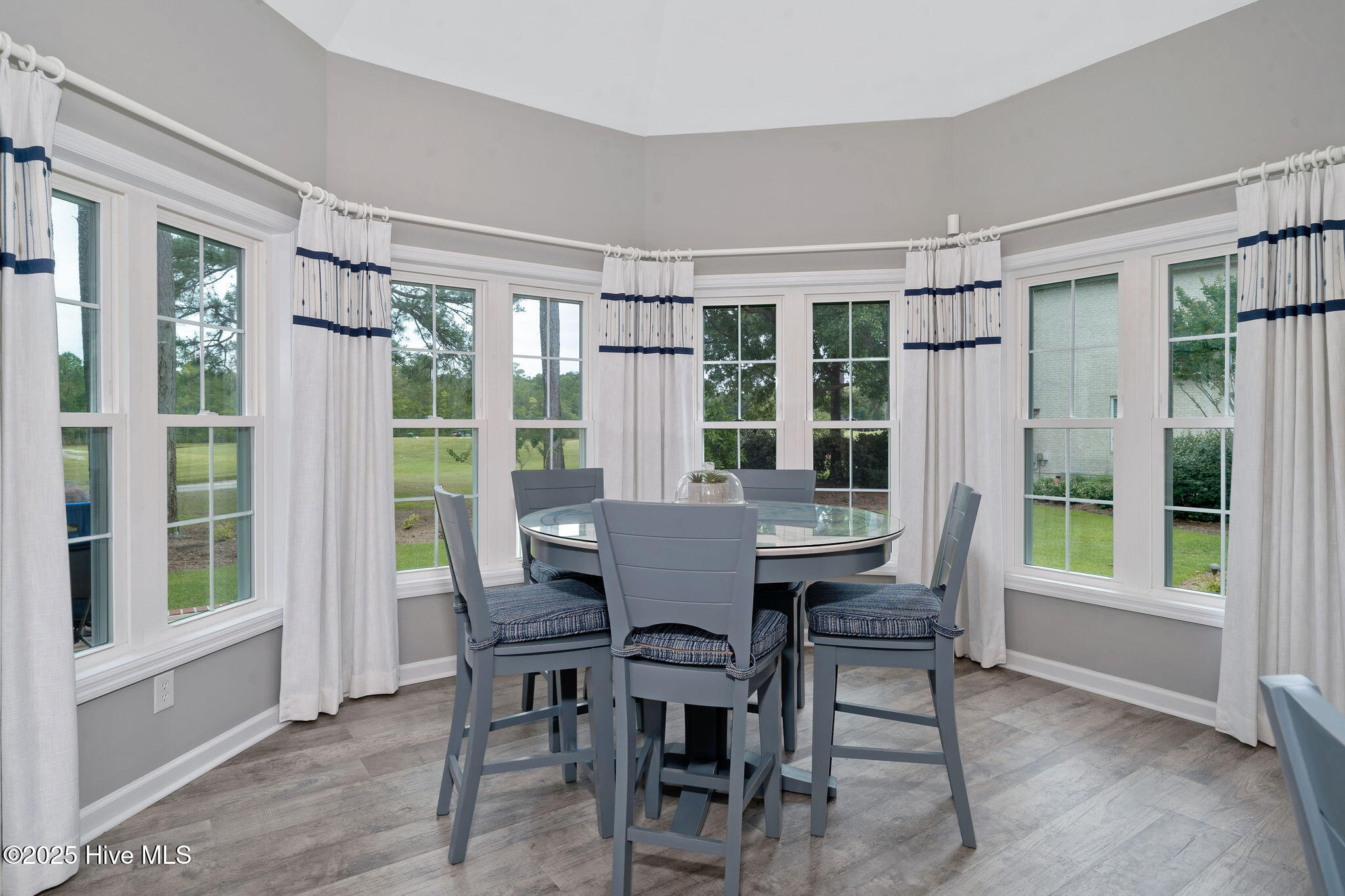 100510783 | Photo 17