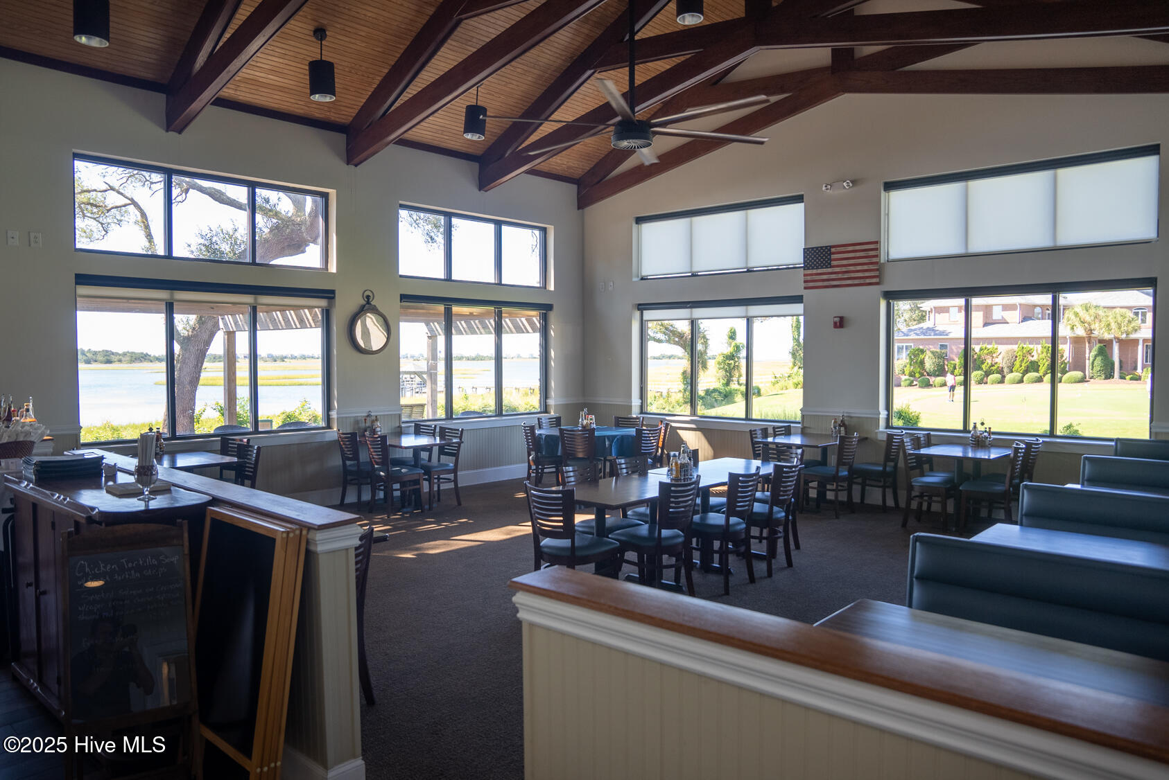 100543941 | Photo 81