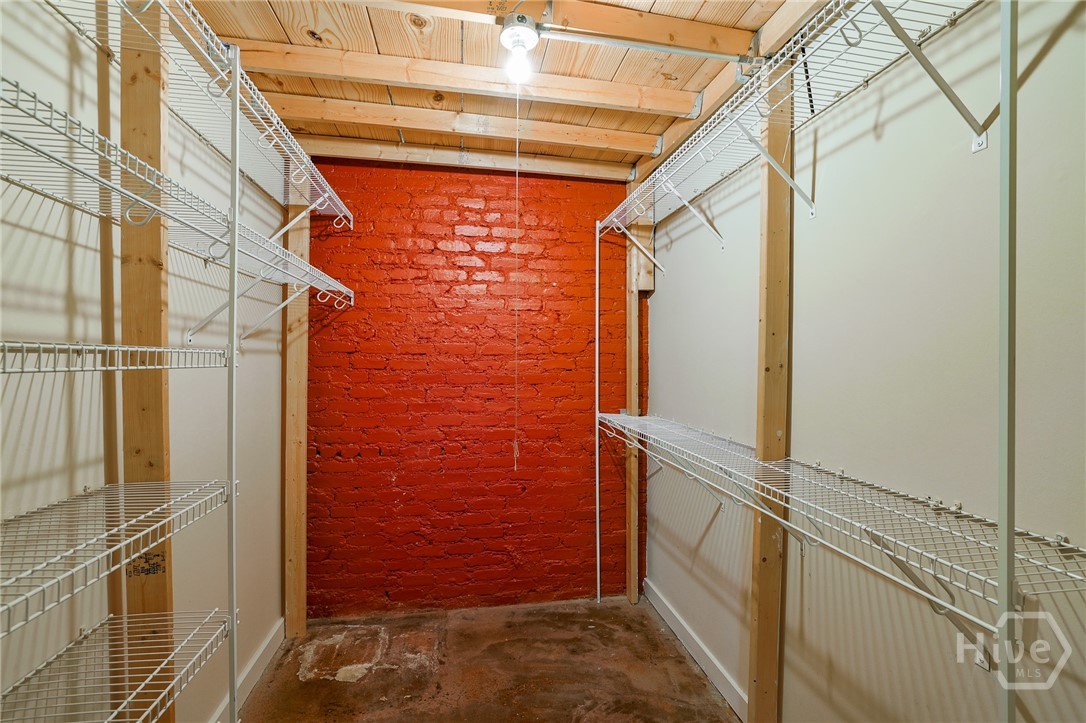 Large pantry/closet space