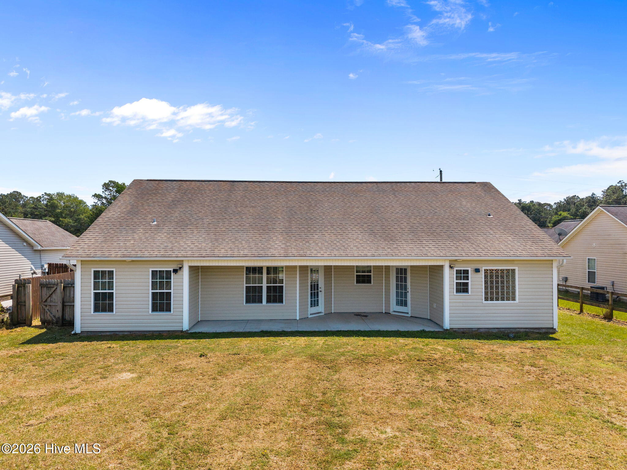 100569834 | Photo 51