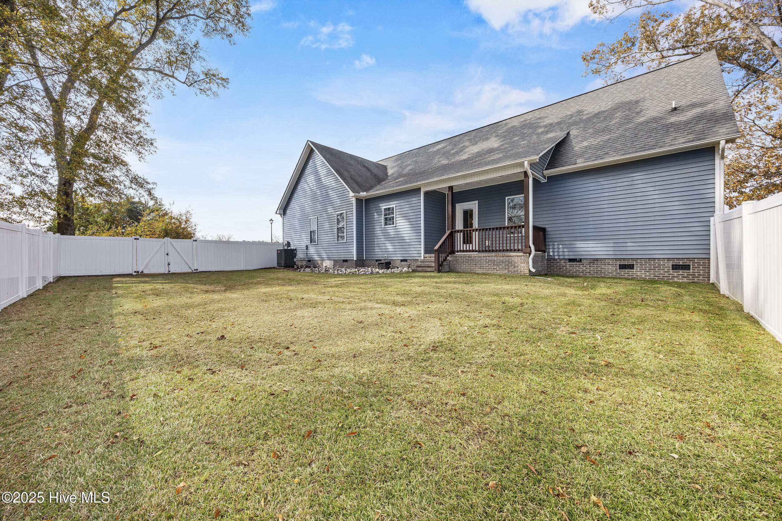 100542328 | Photo 46