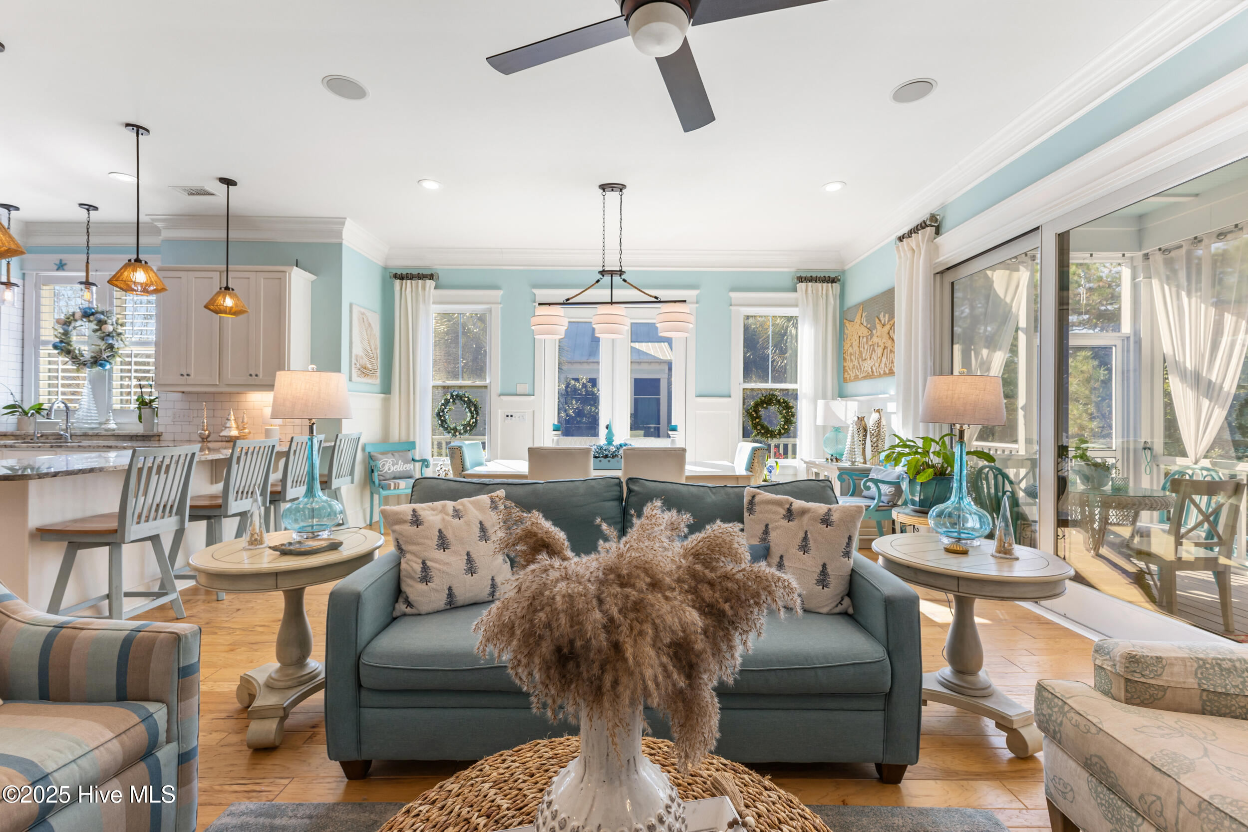 100543179 | Photo 17