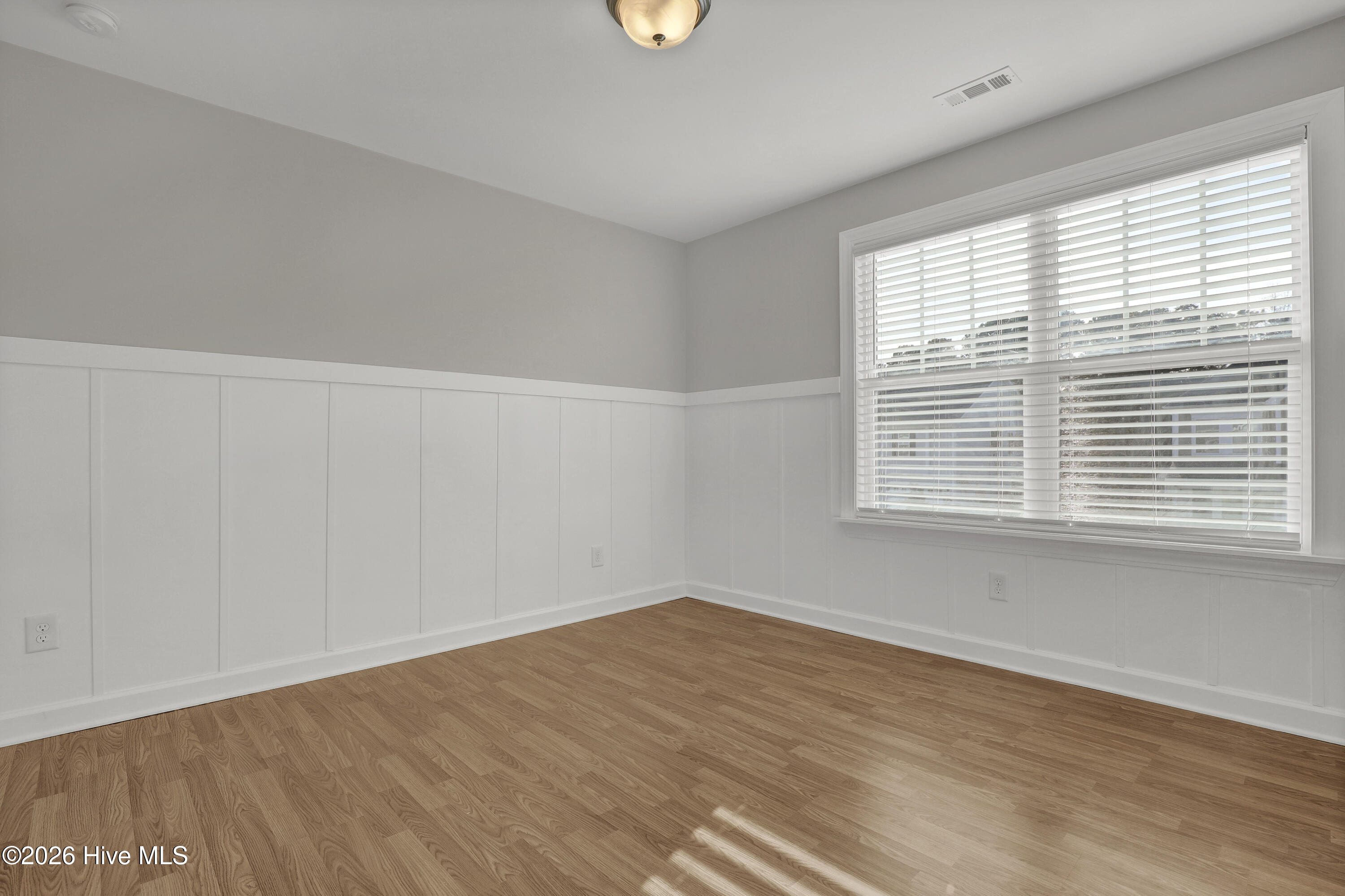 100550895 | Photo 37