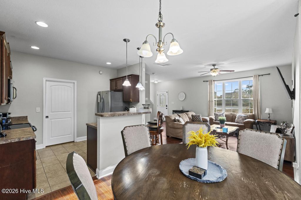 100551053 | Photo 11