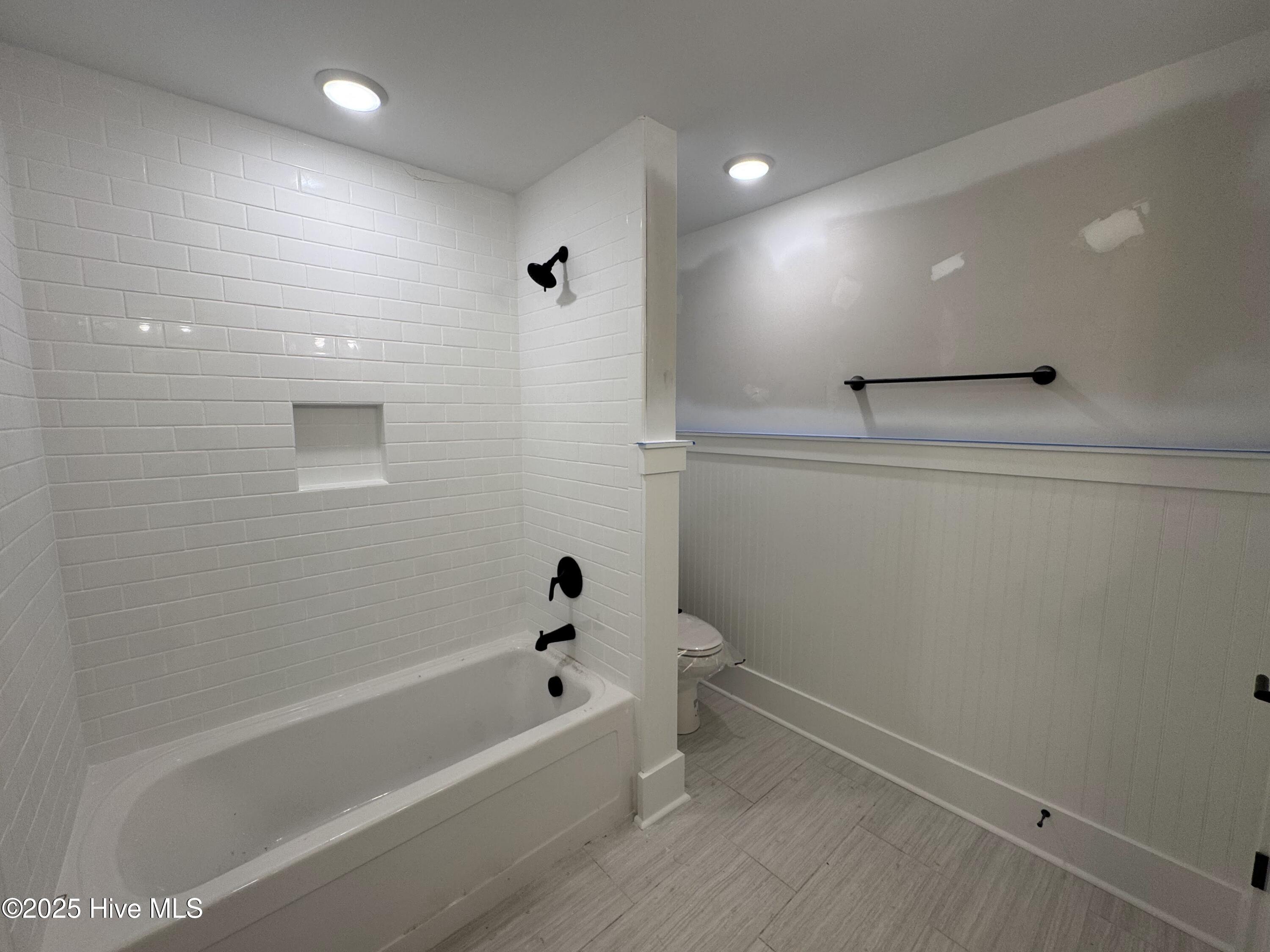 8136 Saltcedar Drive, Wilmington, NC 28411 – photo 20: Guest Bed