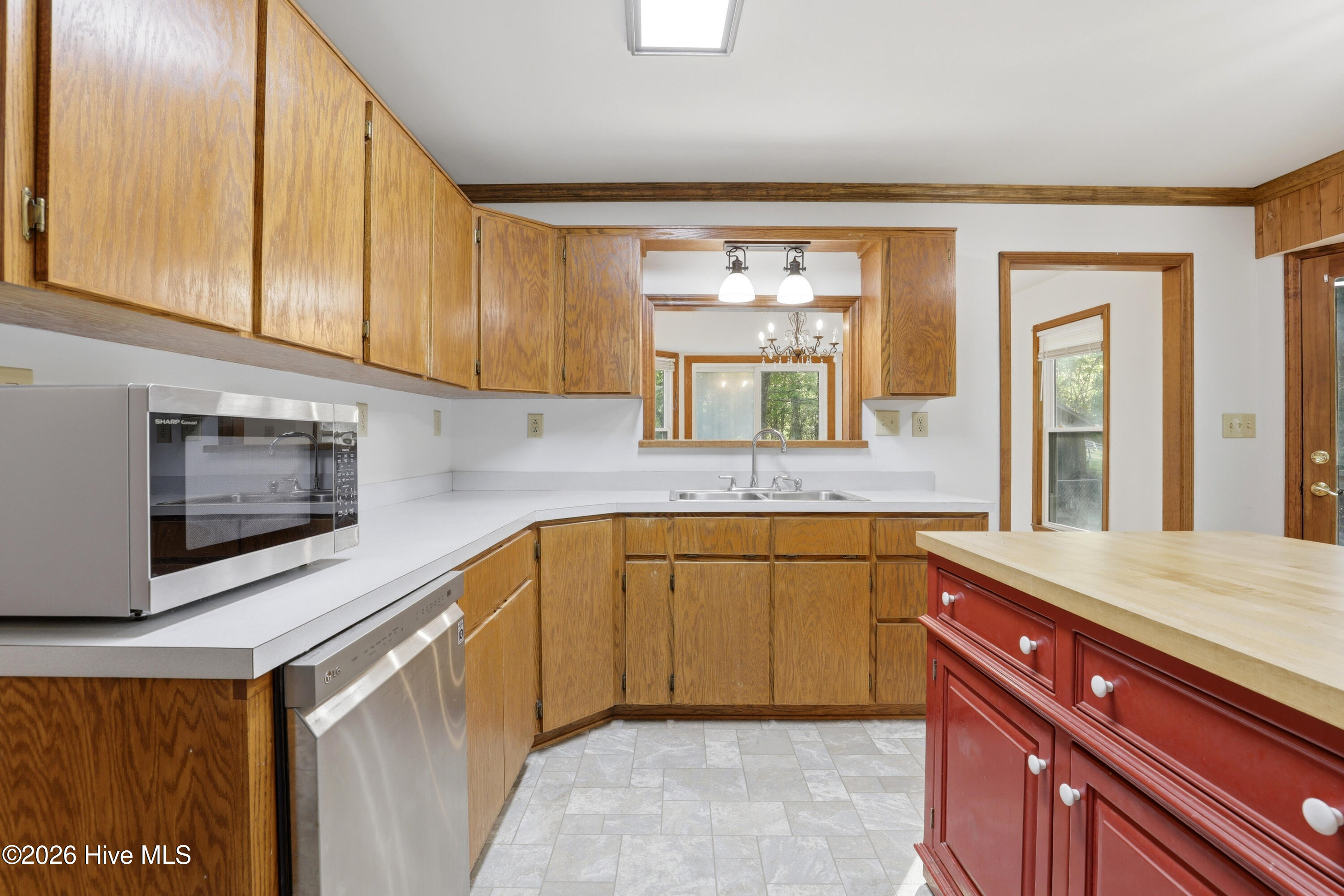 100569494 | Photo 30