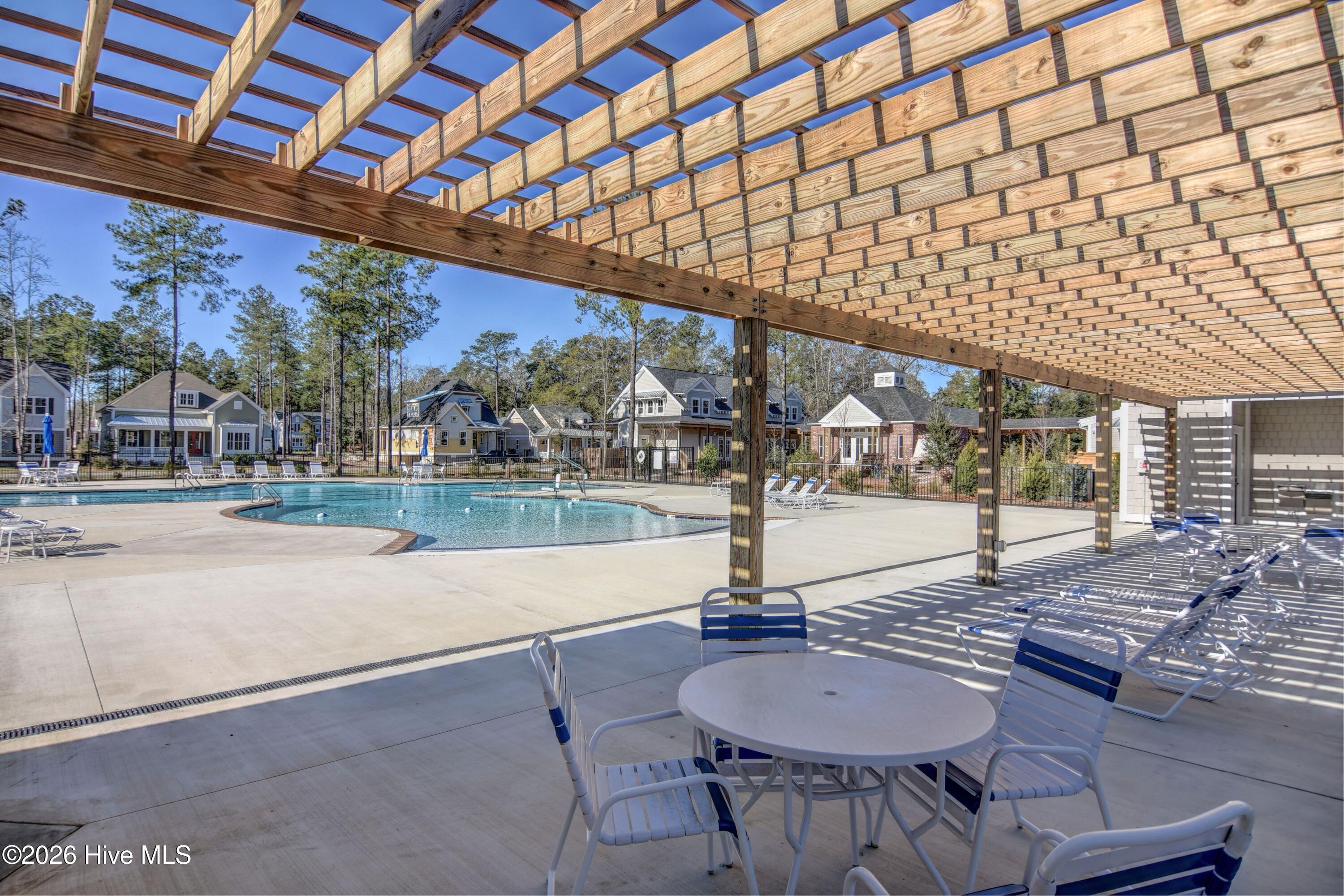 100565669 | Photo 63