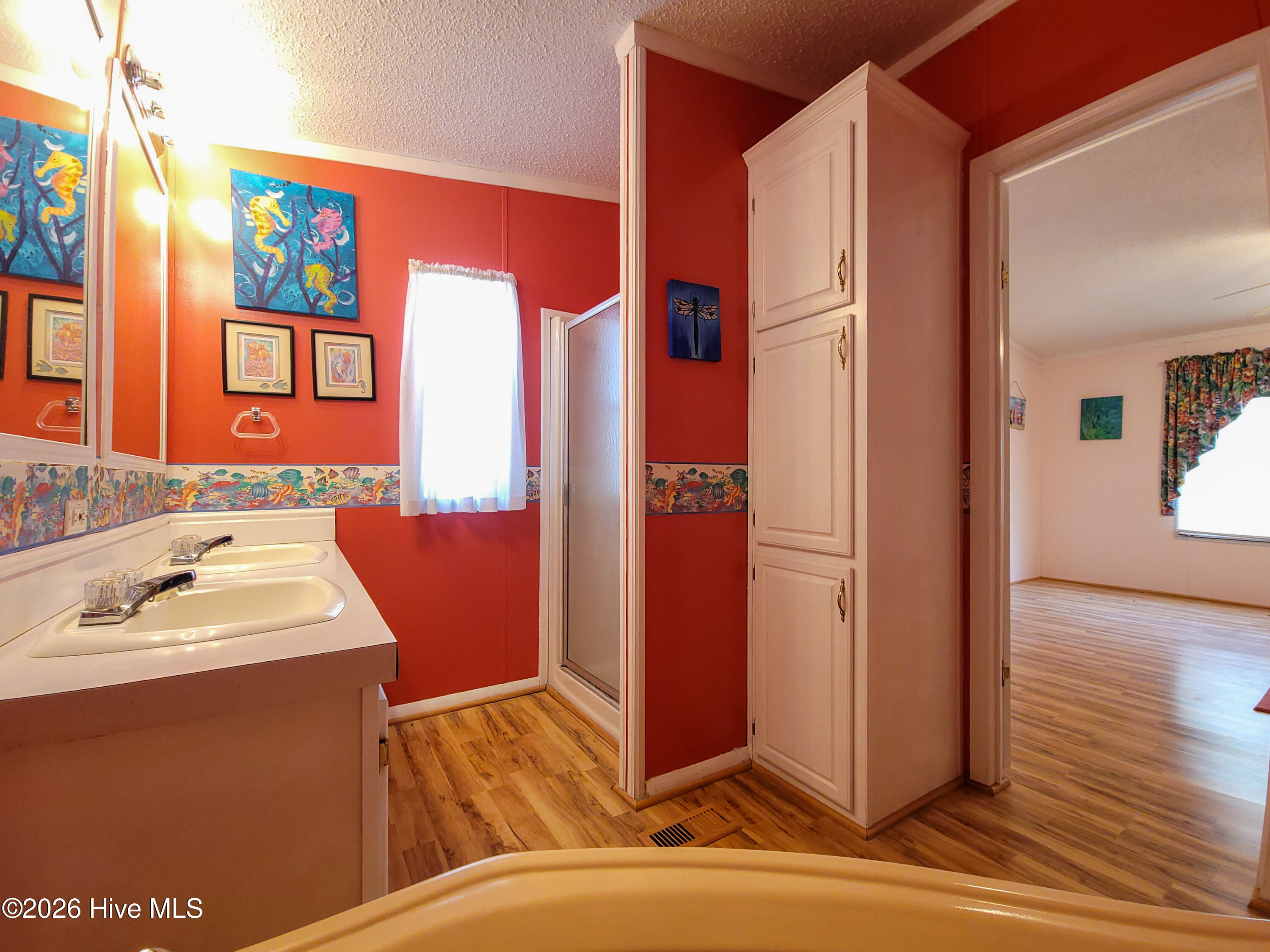 100560378 | Photo 38