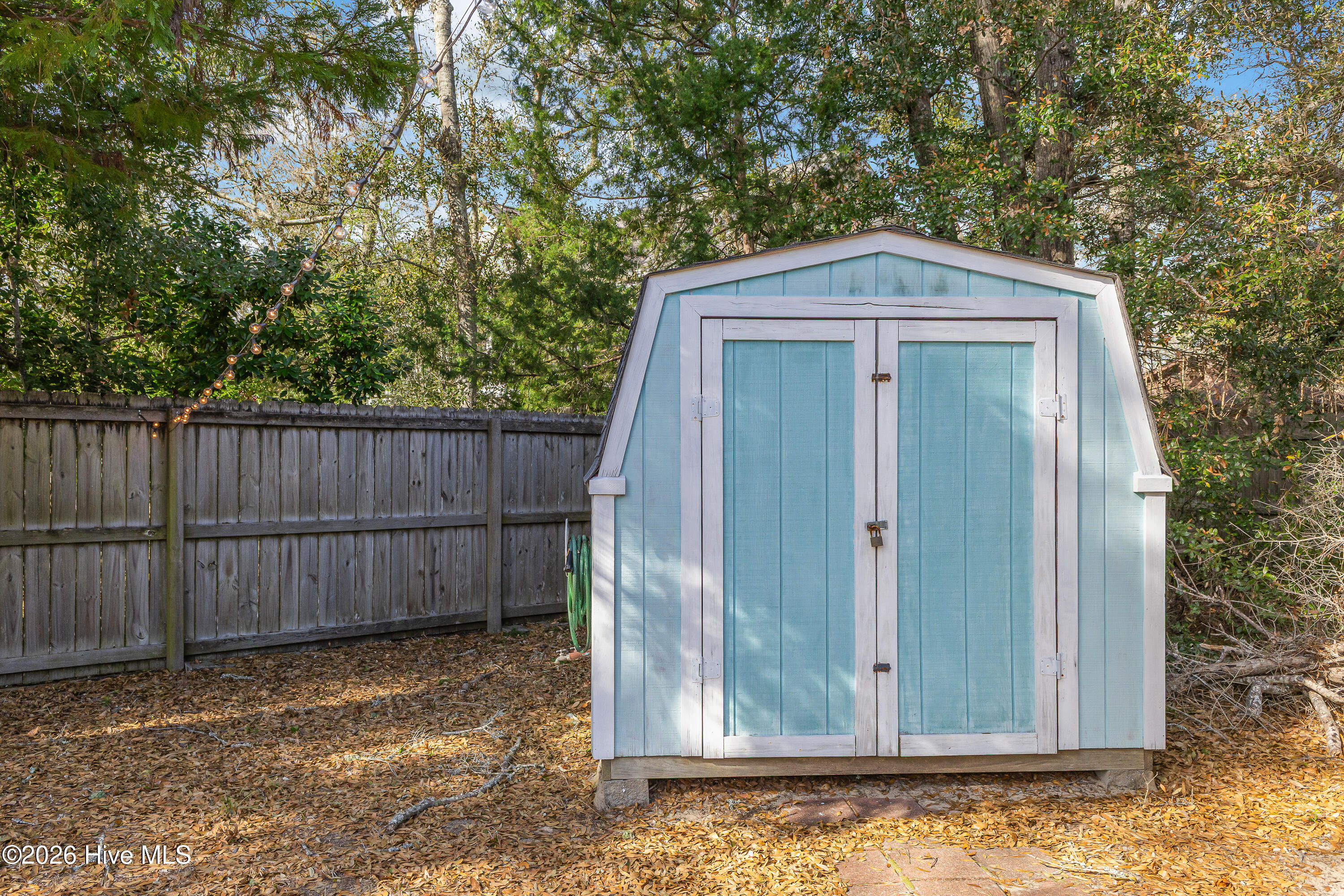 100547384 | Photo 44