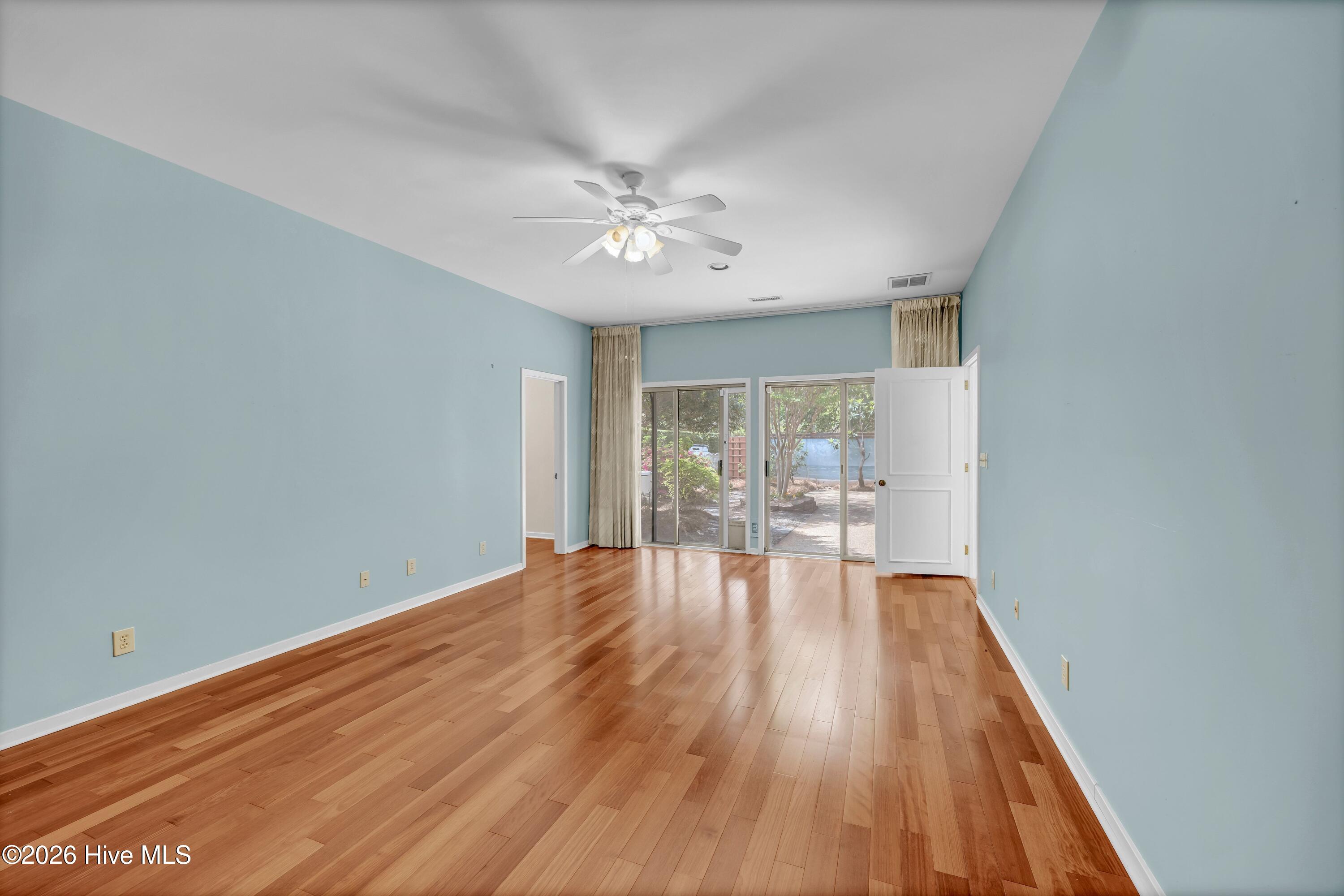 100566682 | Photo 17