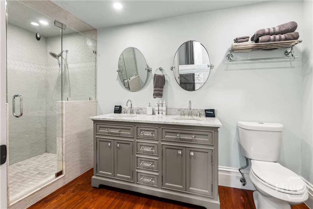 Full ensuite bath. Expansive double vanity.