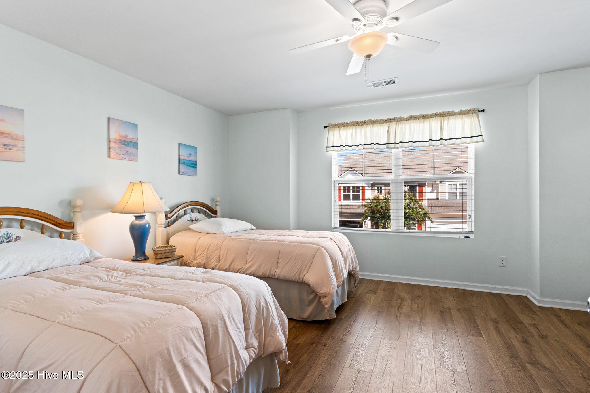 100529406 | Photo 35