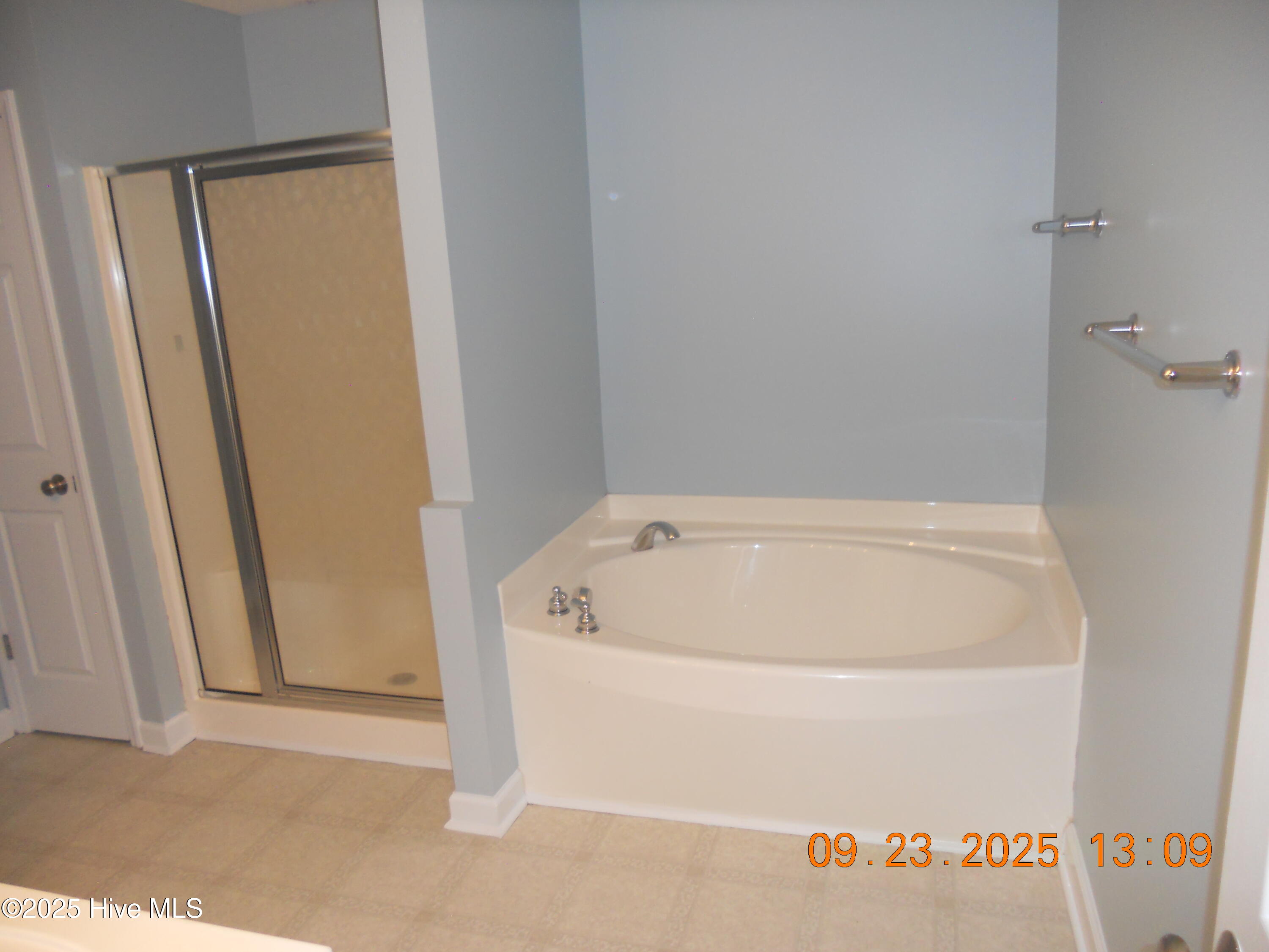 100532351 | Photo 30