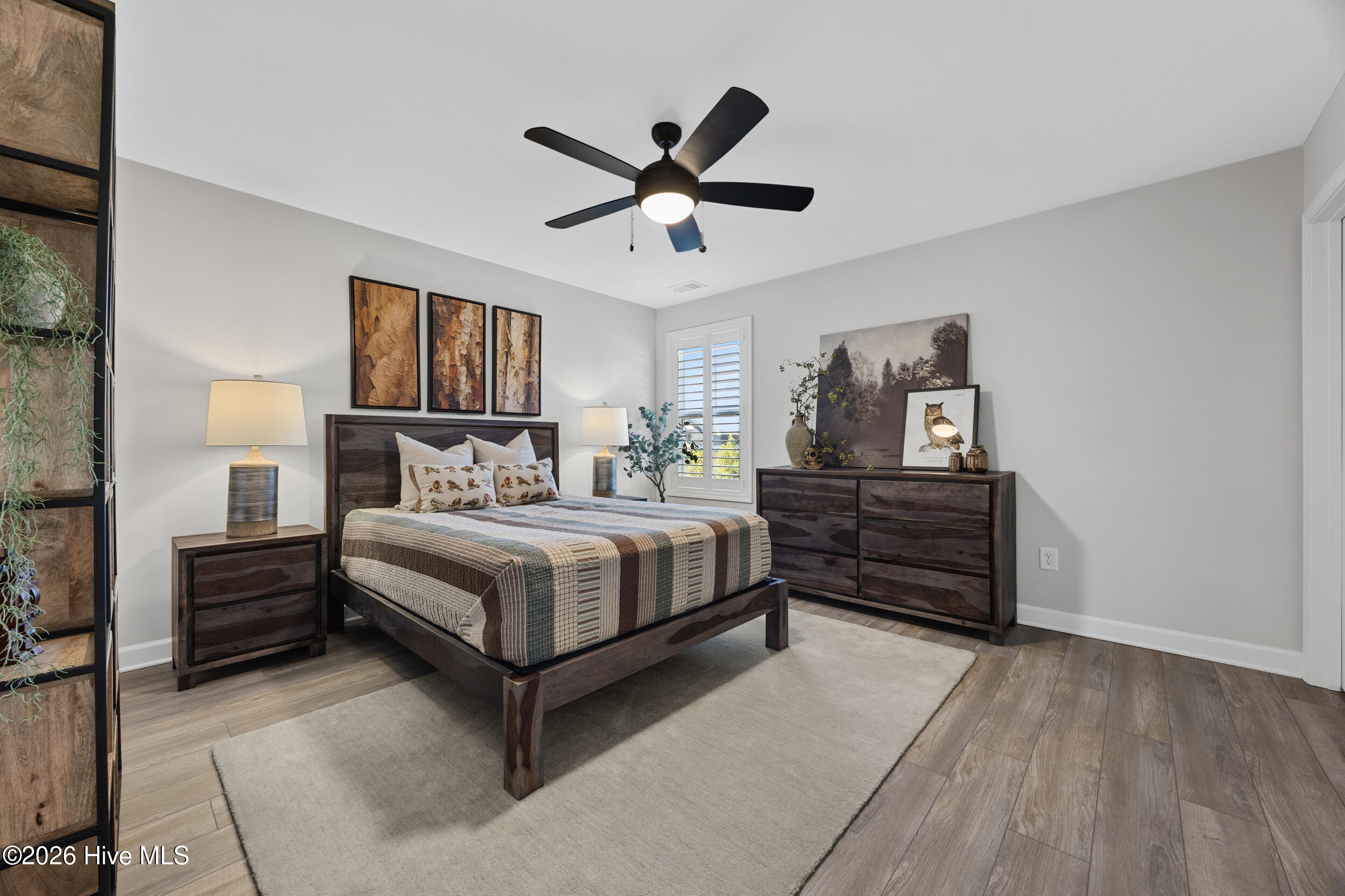 100548050 | Photo 33