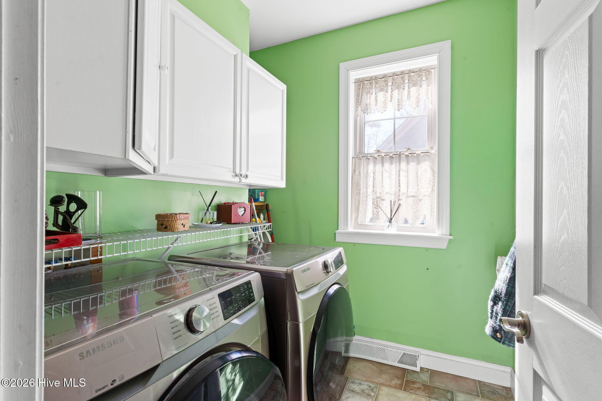 100553599 | Photo 30